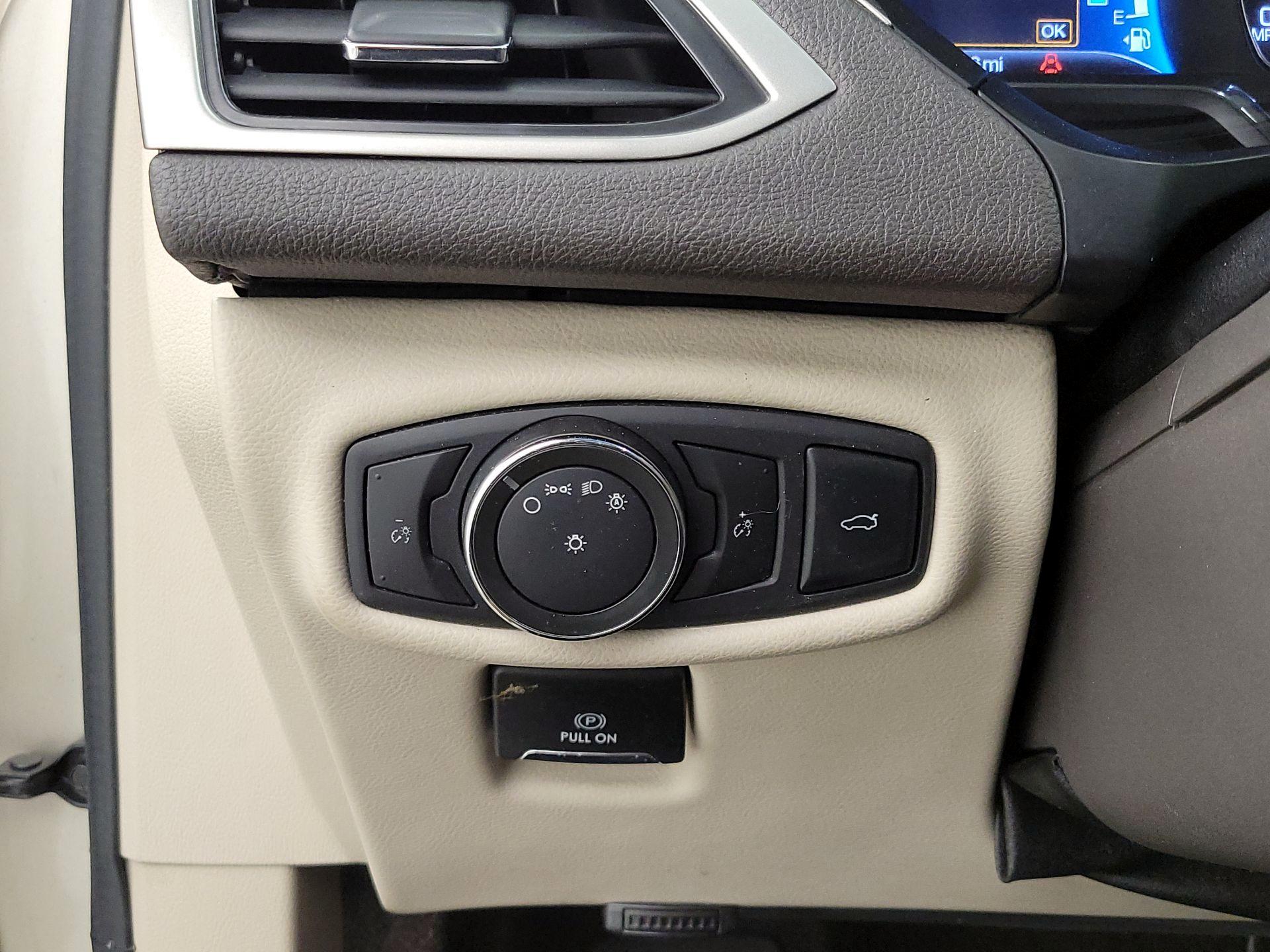 Thumbnail: 2017 Lincoln MKZ - 13