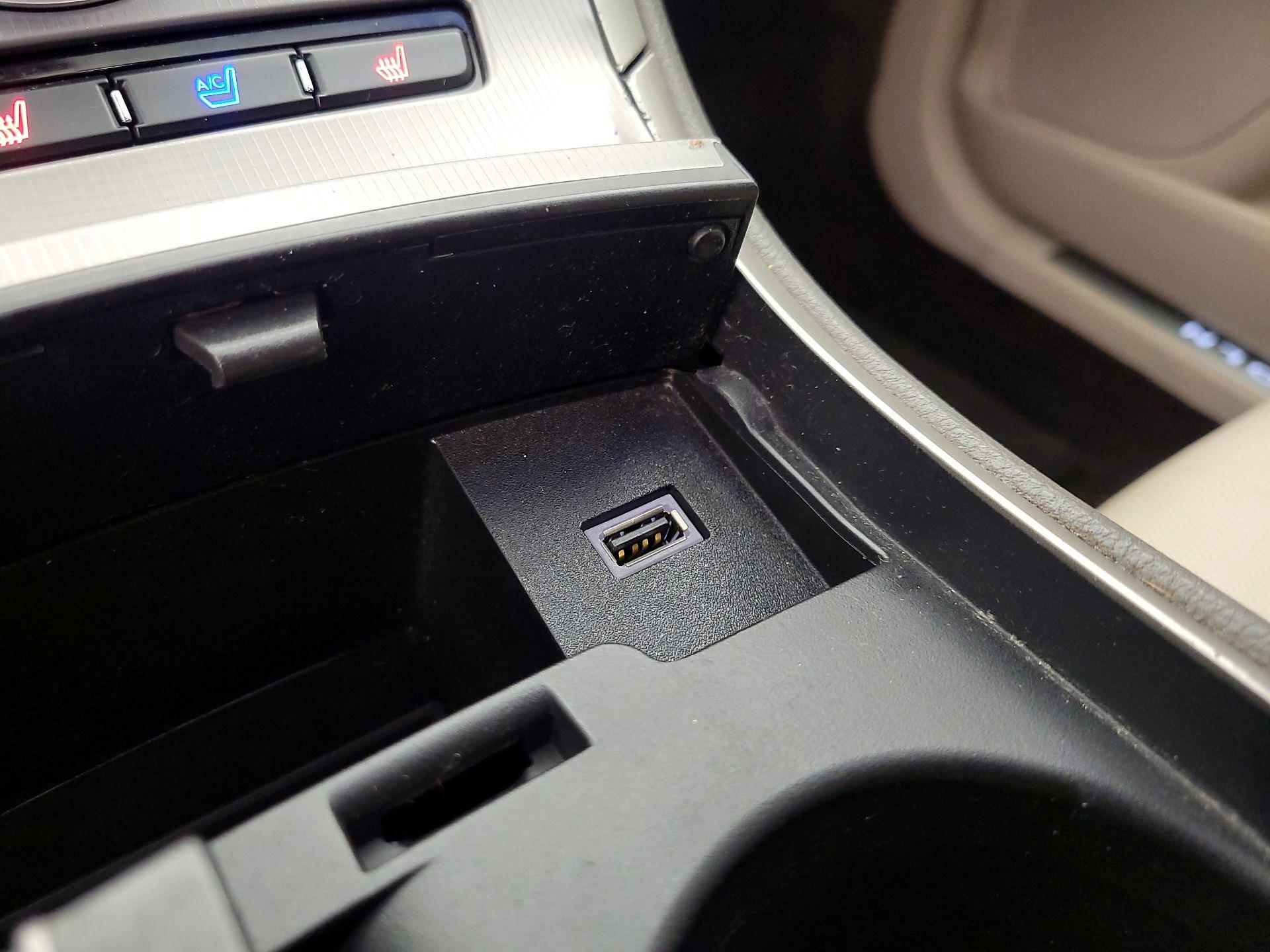 Thumbnail: 2017 Lincoln MKZ - 19