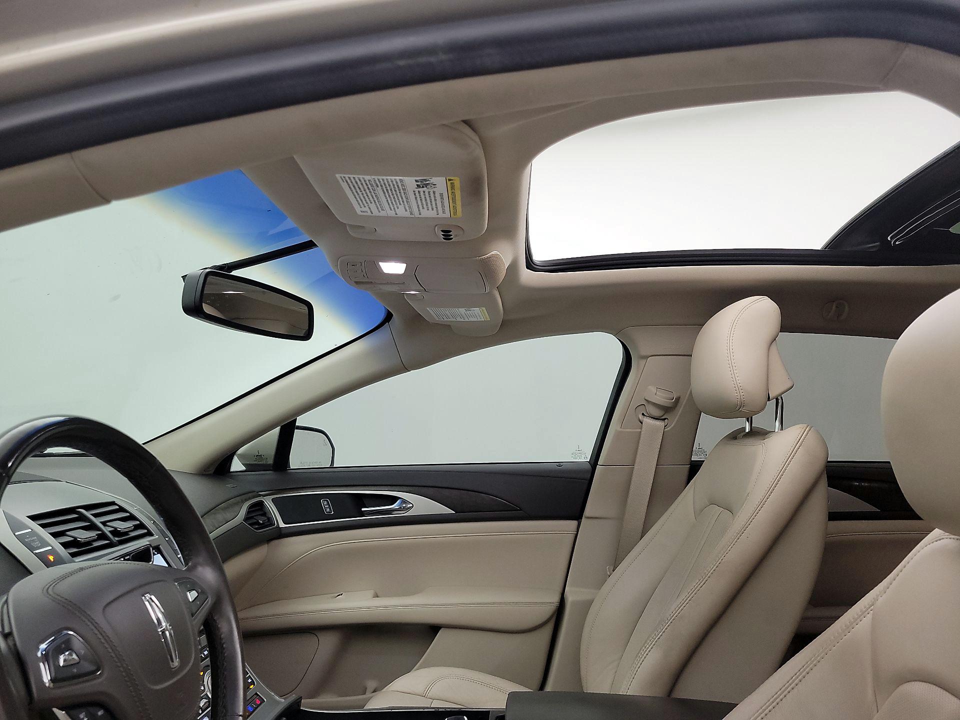 Thumbnail: 2017 Lincoln MKZ - 20