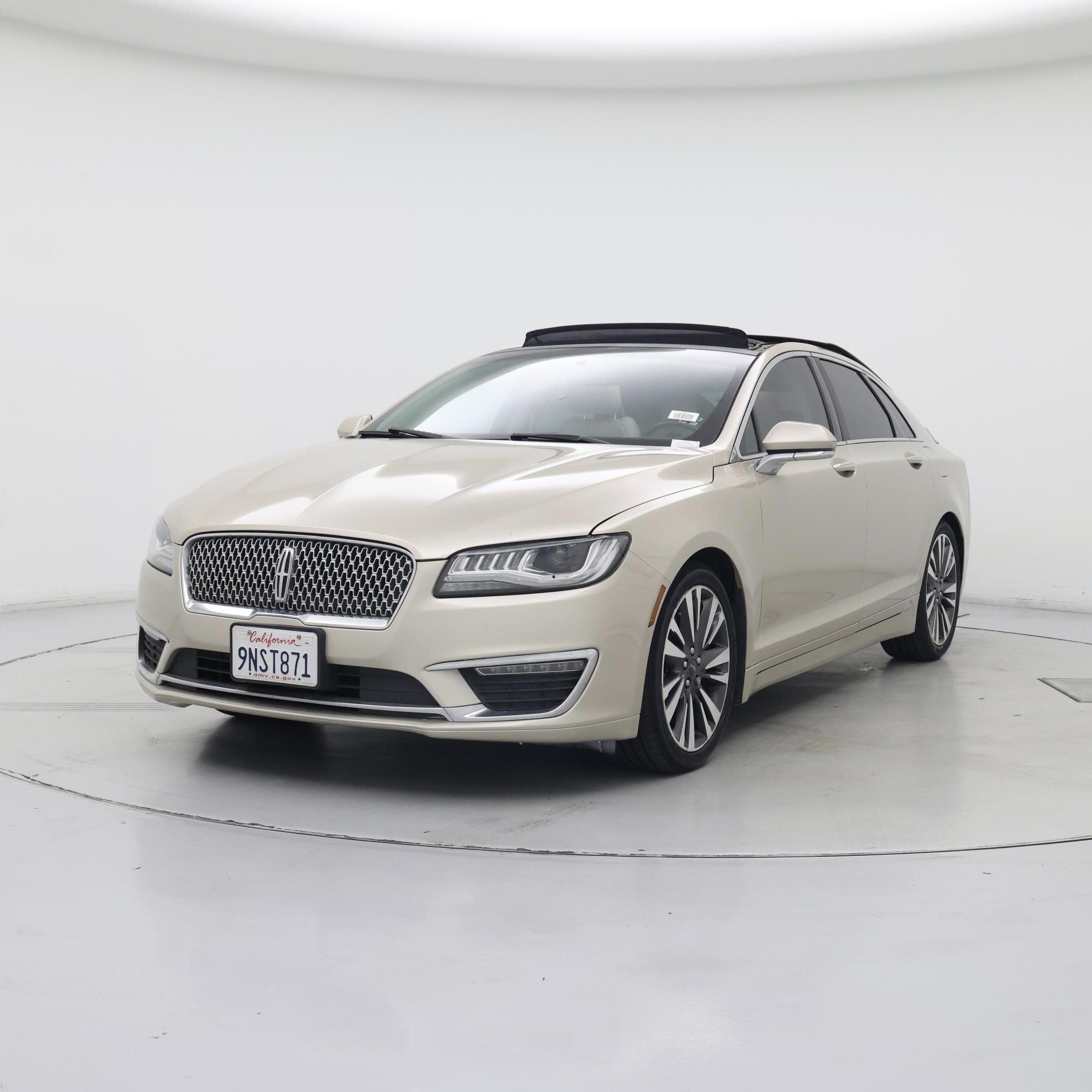 Thumbnail: 2017 Lincoln MKZ - 4