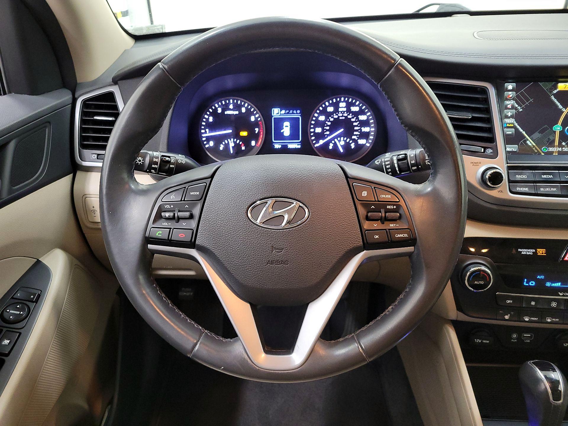 Thumbnail: 2016 Hyundai Tucson - 10