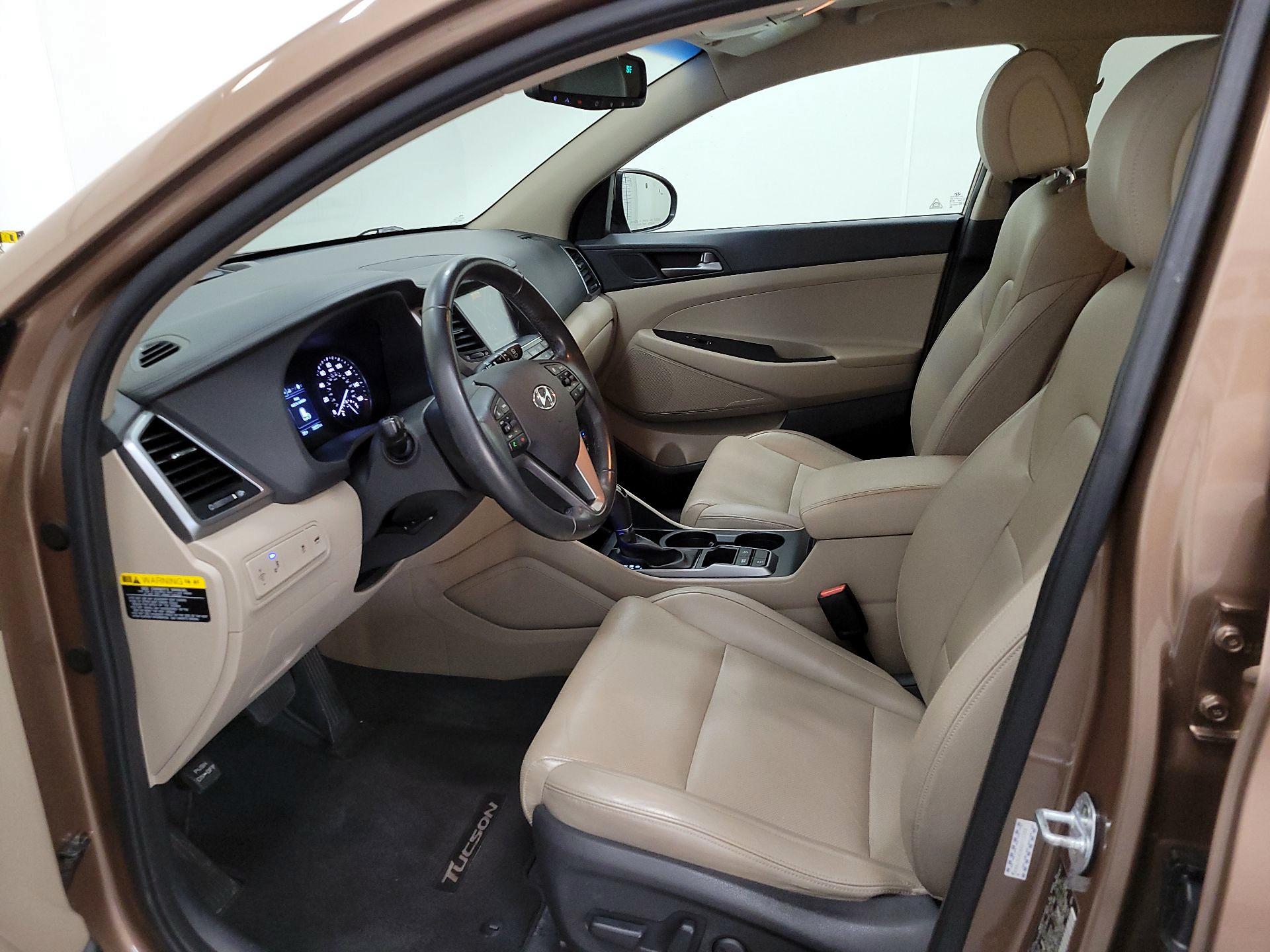 Thumbnail: 2016 Hyundai Tucson - 11