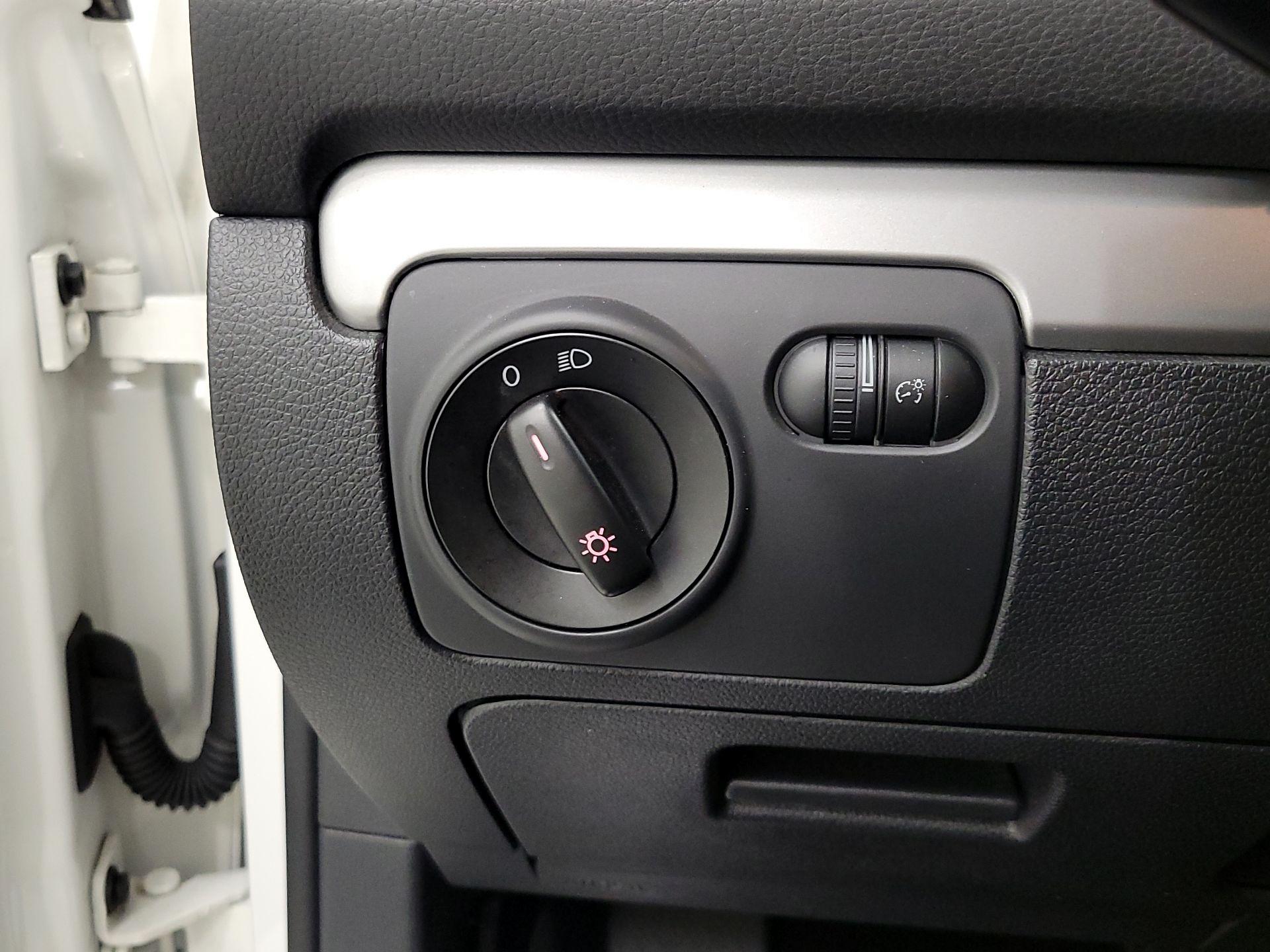 Thumbnail: 2013 Volkswagen Golf - 13