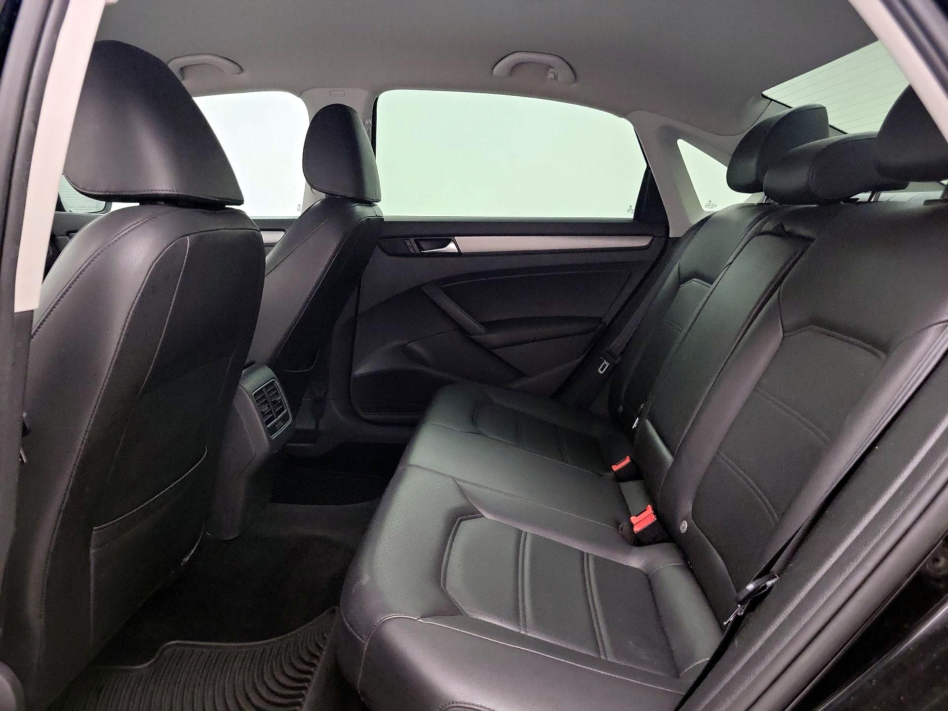 Thumbnail: 2014 Volkswagen Passat - 19