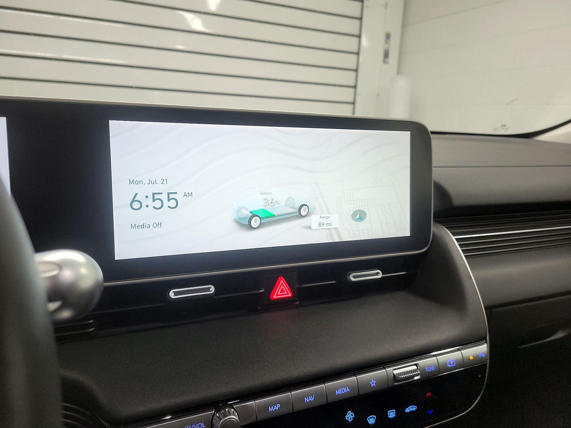 Thumbnail: 2023 Hyundai Ioniq 5 - 14