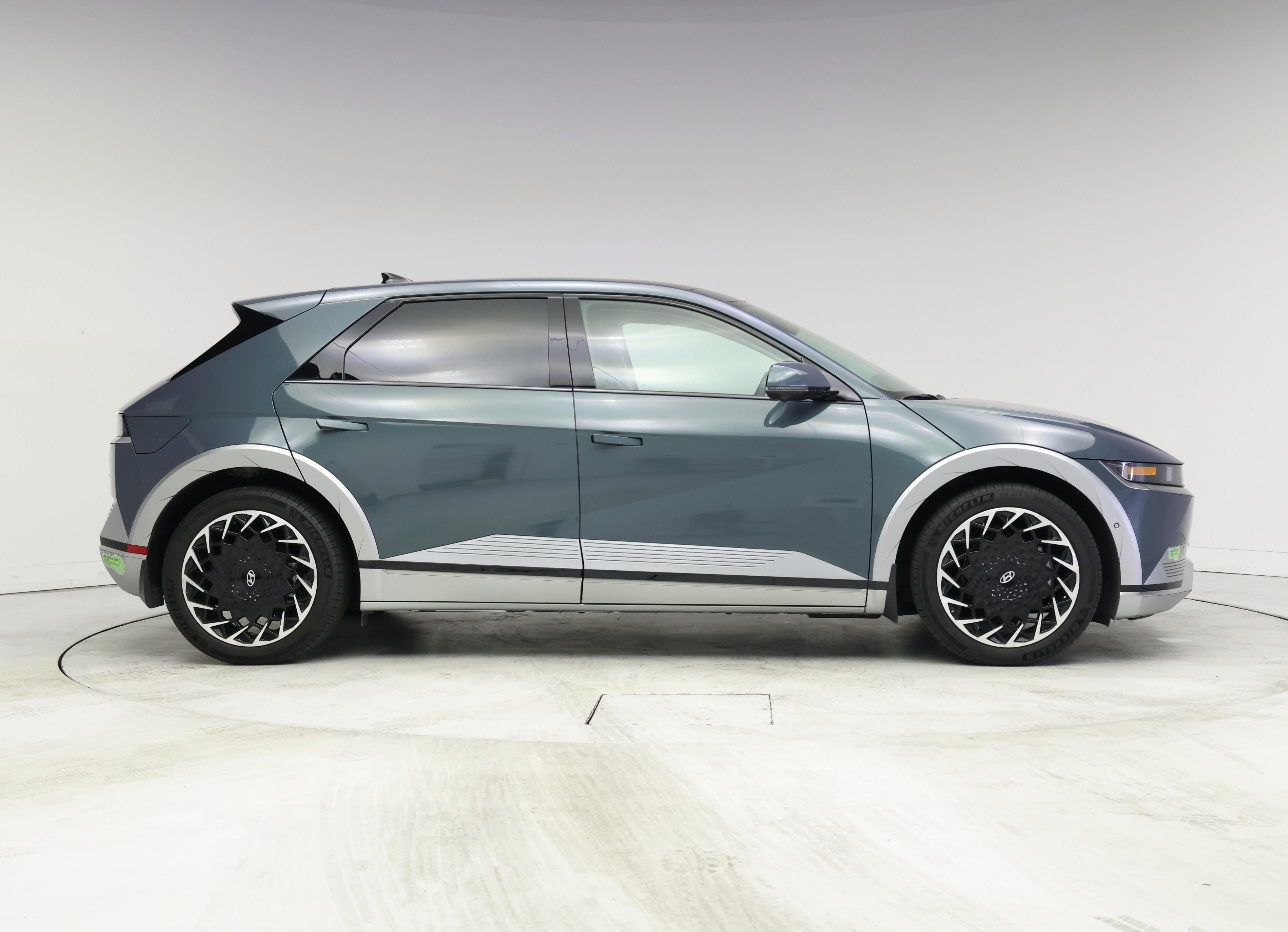 Thumbnail: 2023 Hyundai Ioniq 5 - 7