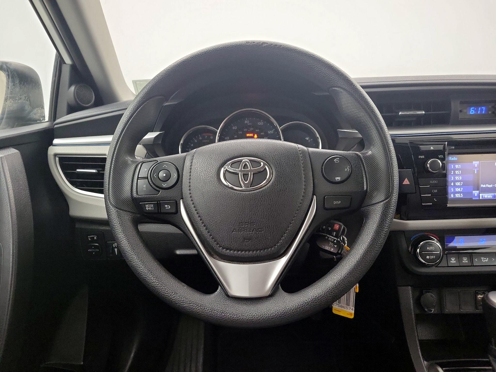 Thumbnail: 2015 Toyota Corolla - 10
