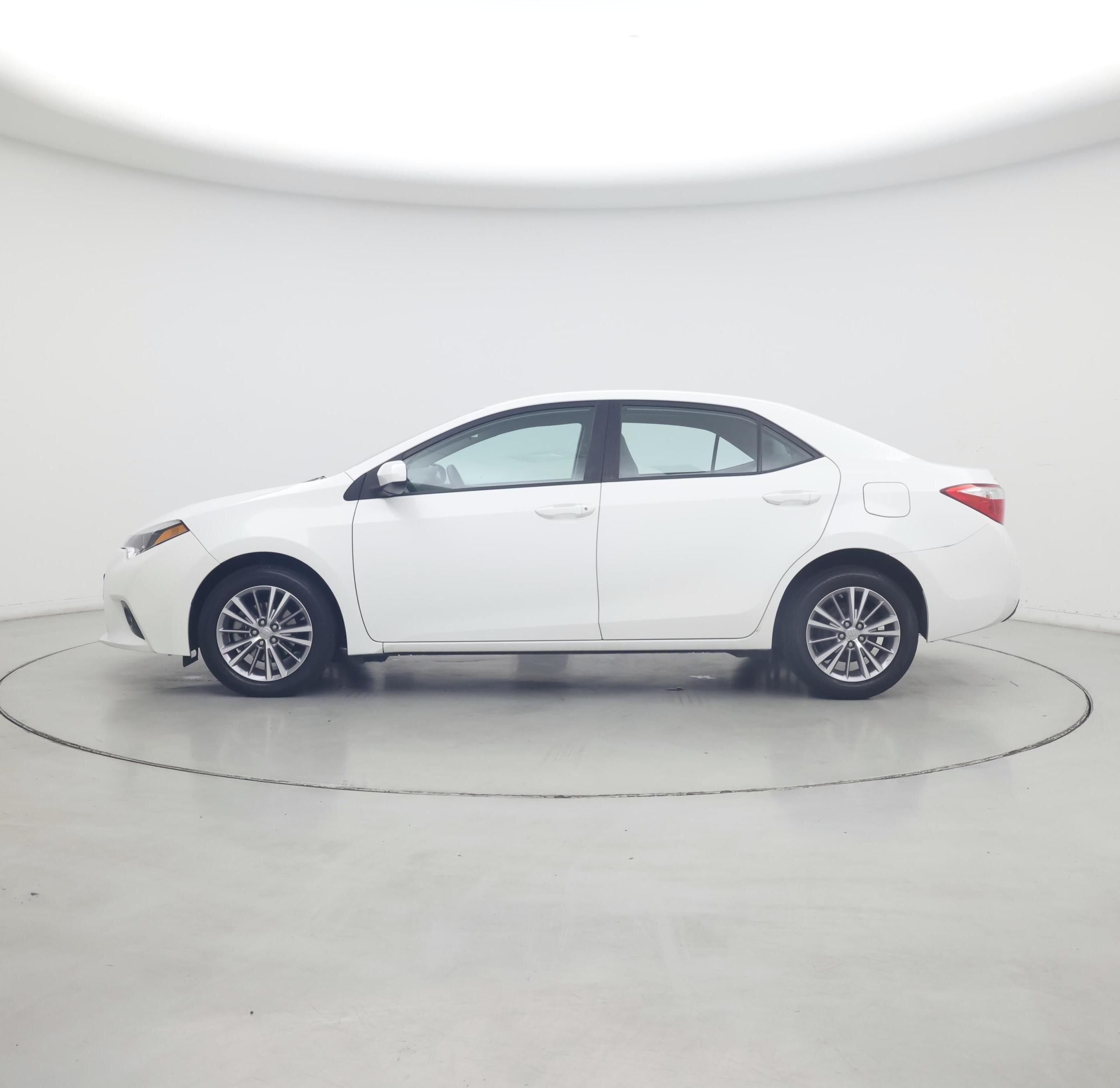 Thumbnail: 2015 Toyota Corolla - 3