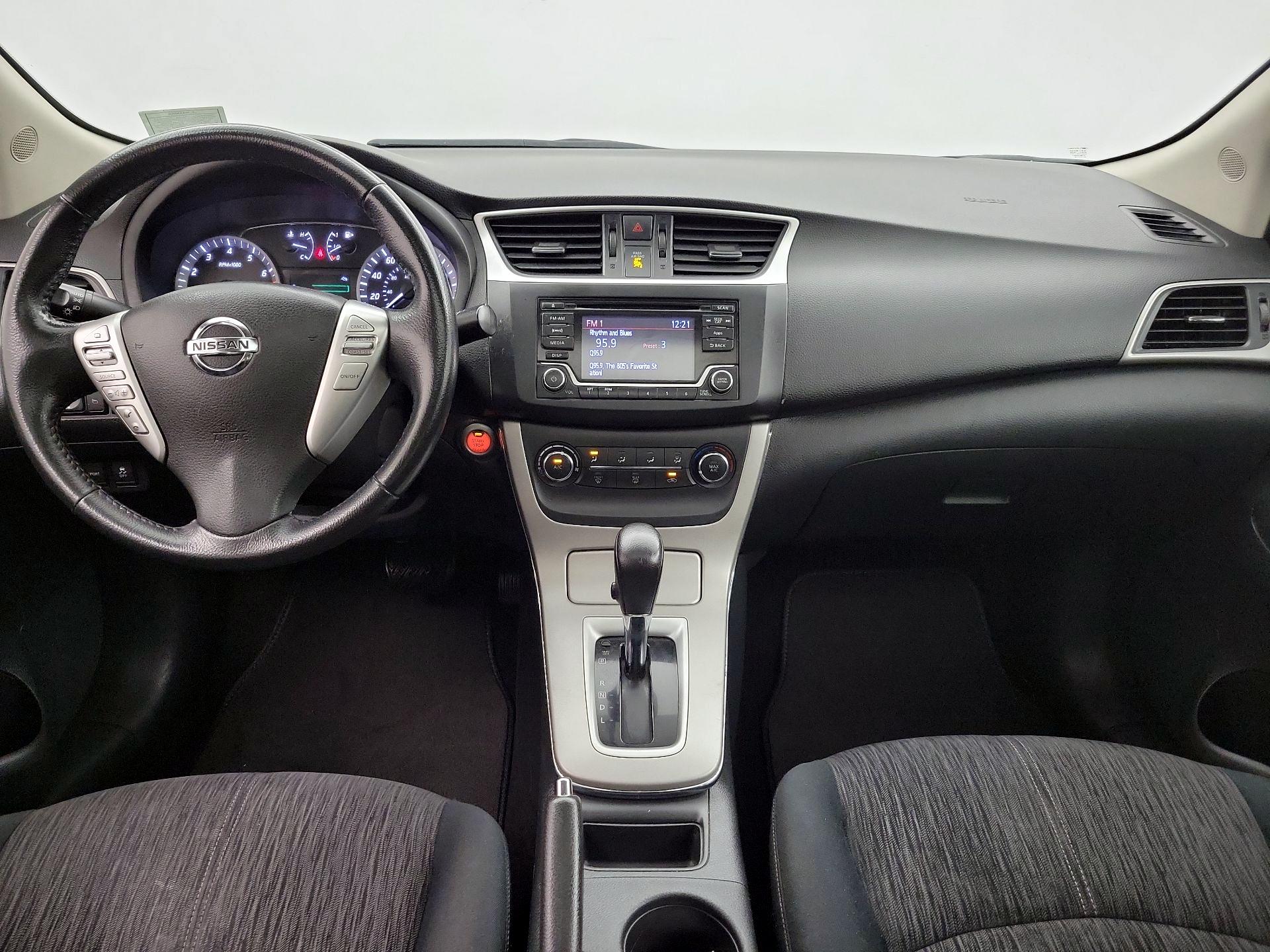 Thumbnail: 2015 Nissan Sentra - 9
