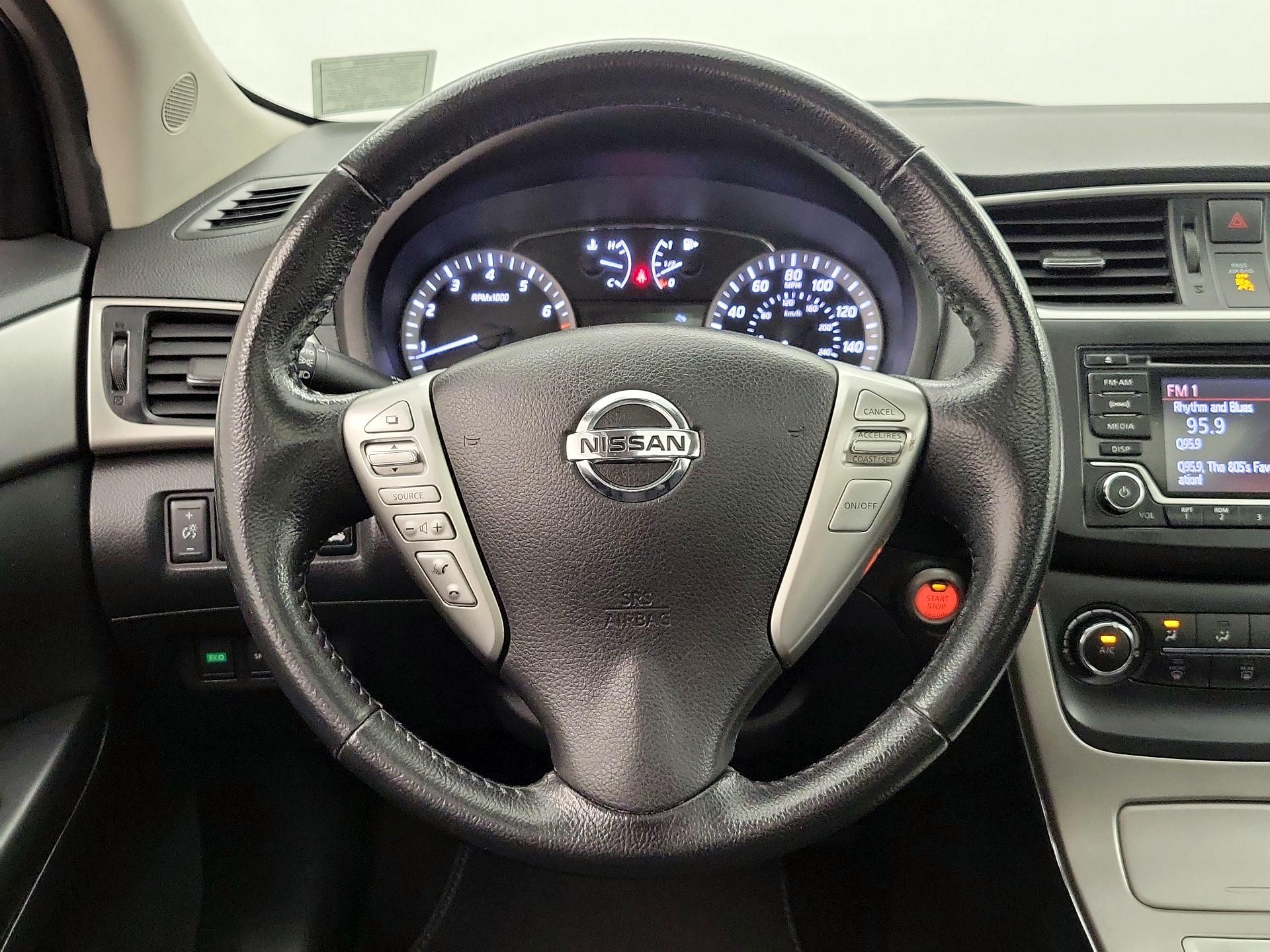 Thumbnail: 2015 Nissan Sentra - 10