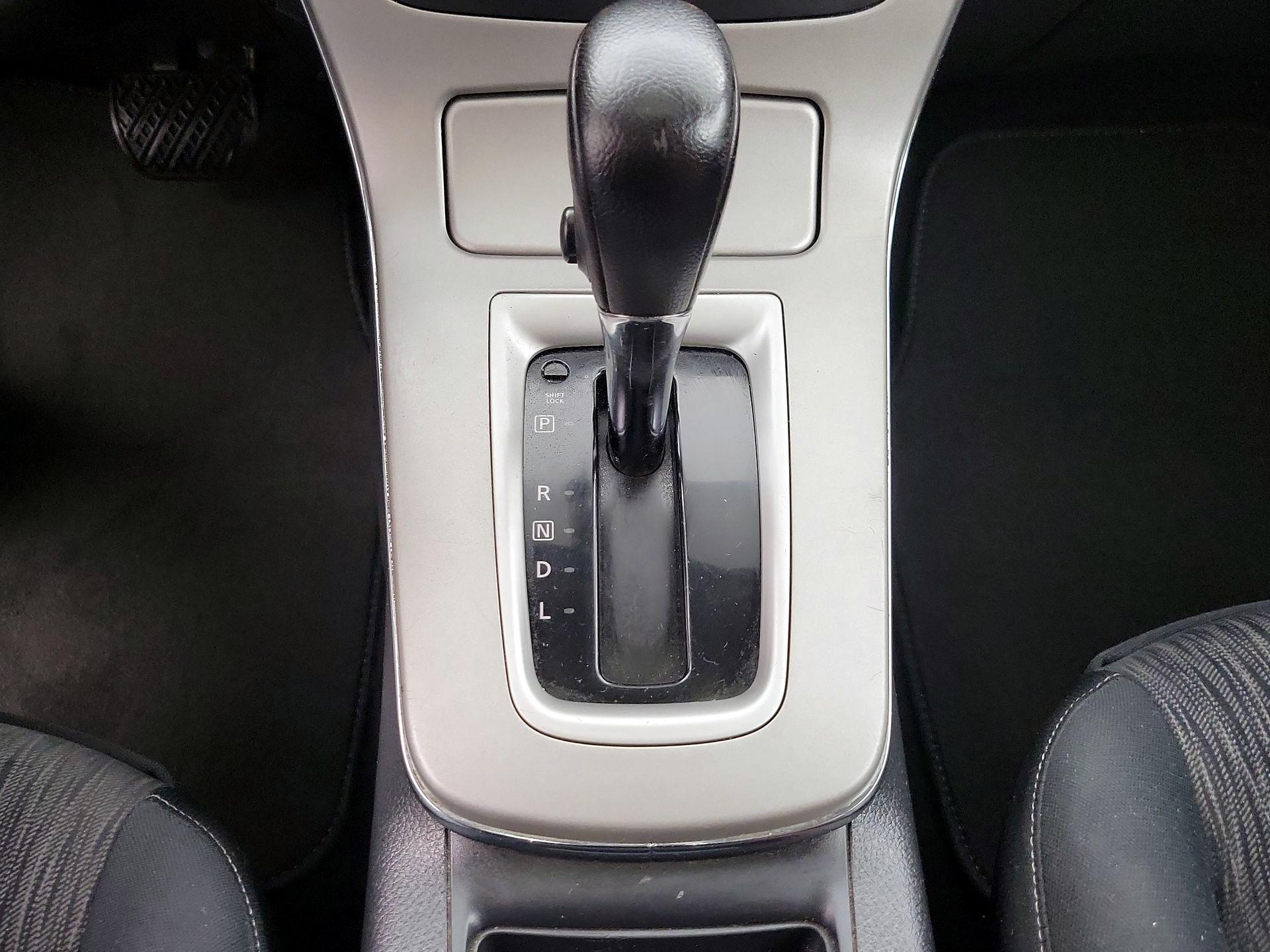 Thumbnail: 2015 Nissan Sentra - 17
