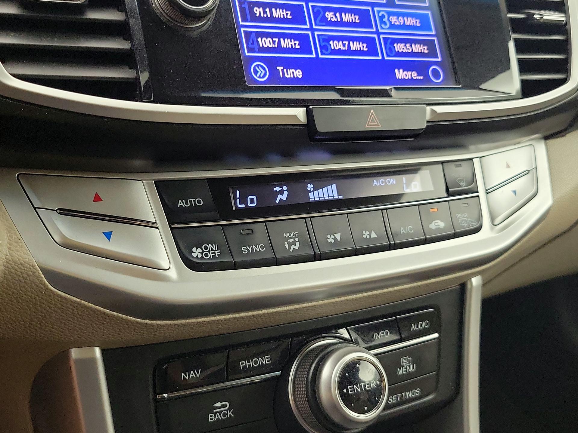 Thumbnail: 2015 Honda Accord - 17