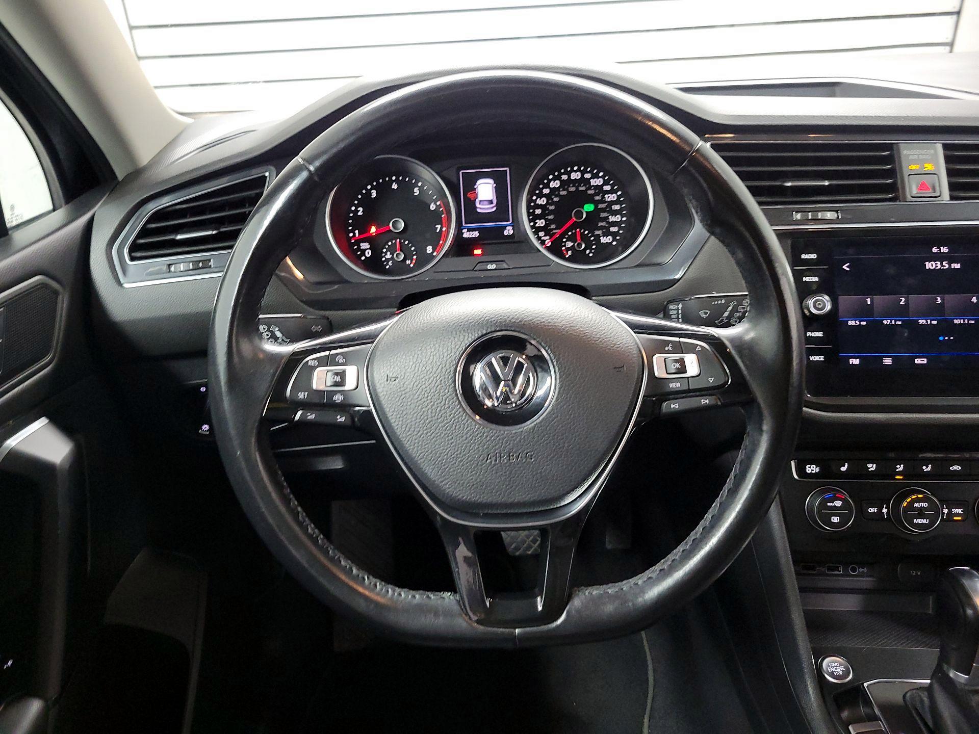 Thumbnail: 2019 Volkswagen Tiguan - 10