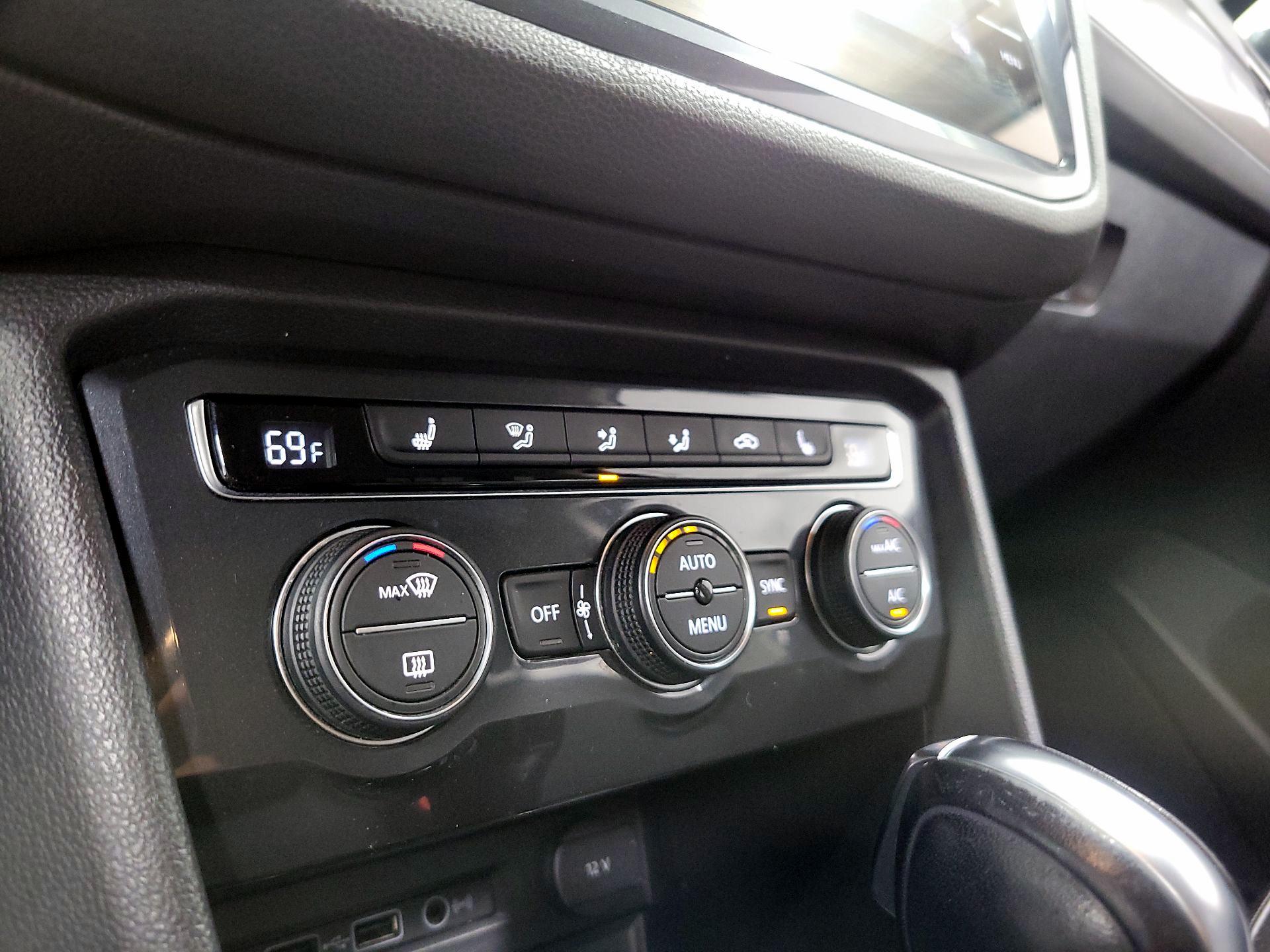 Thumbnail: 2019 Volkswagen Tiguan - 16