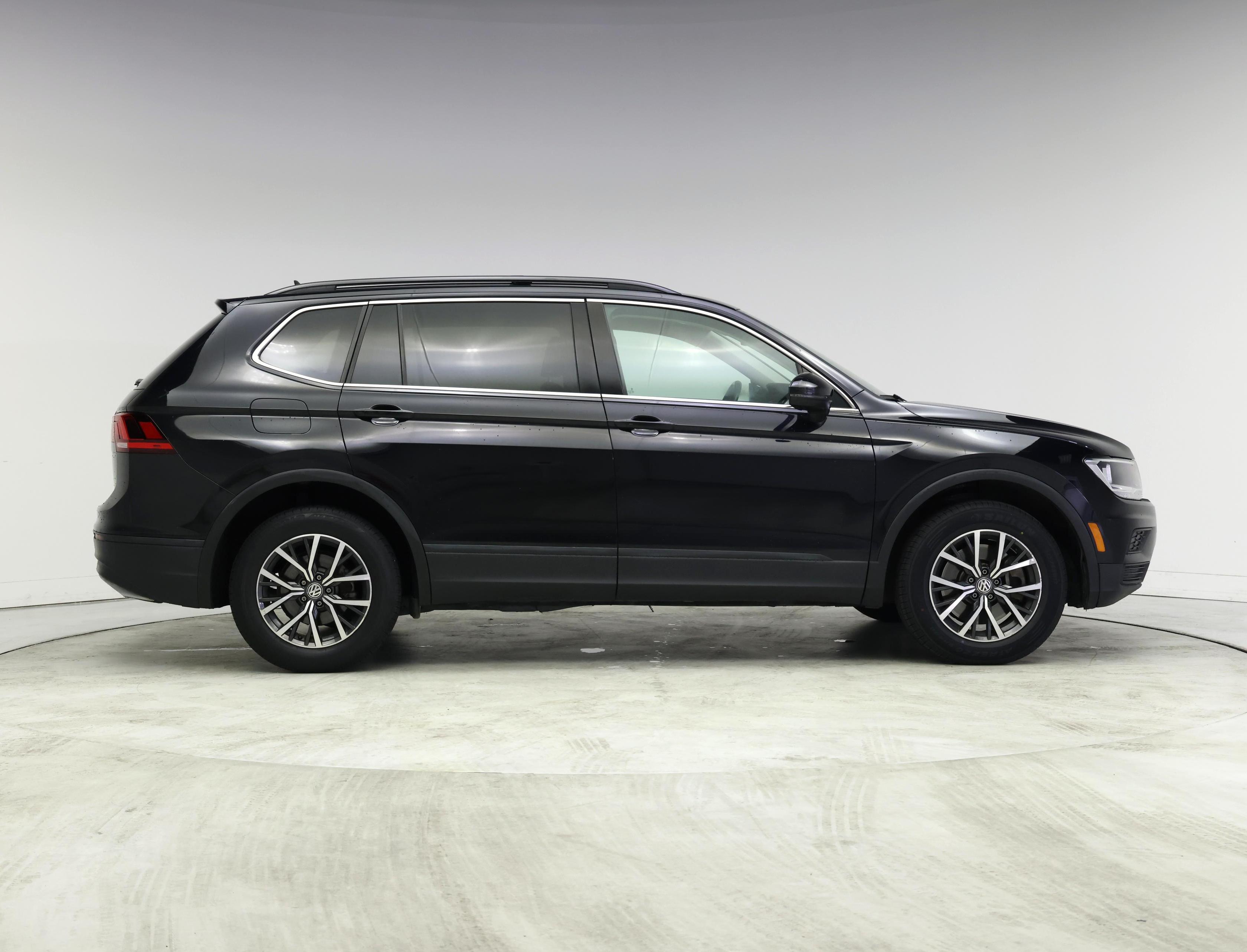 Thumbnail: 2019 Volkswagen Tiguan - 7