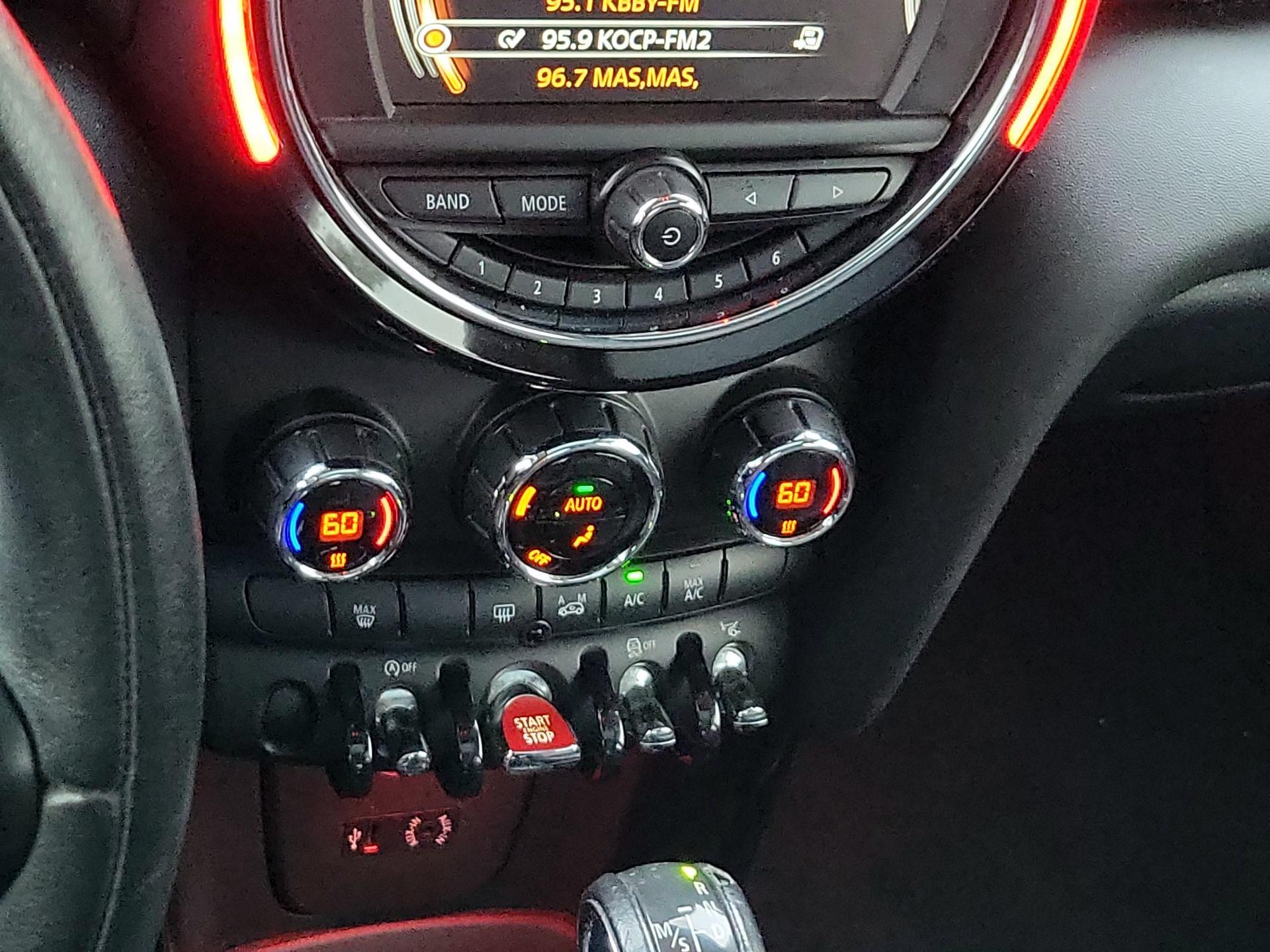 Thumbnail: 2016 MINI Cooper Hardtop - 16