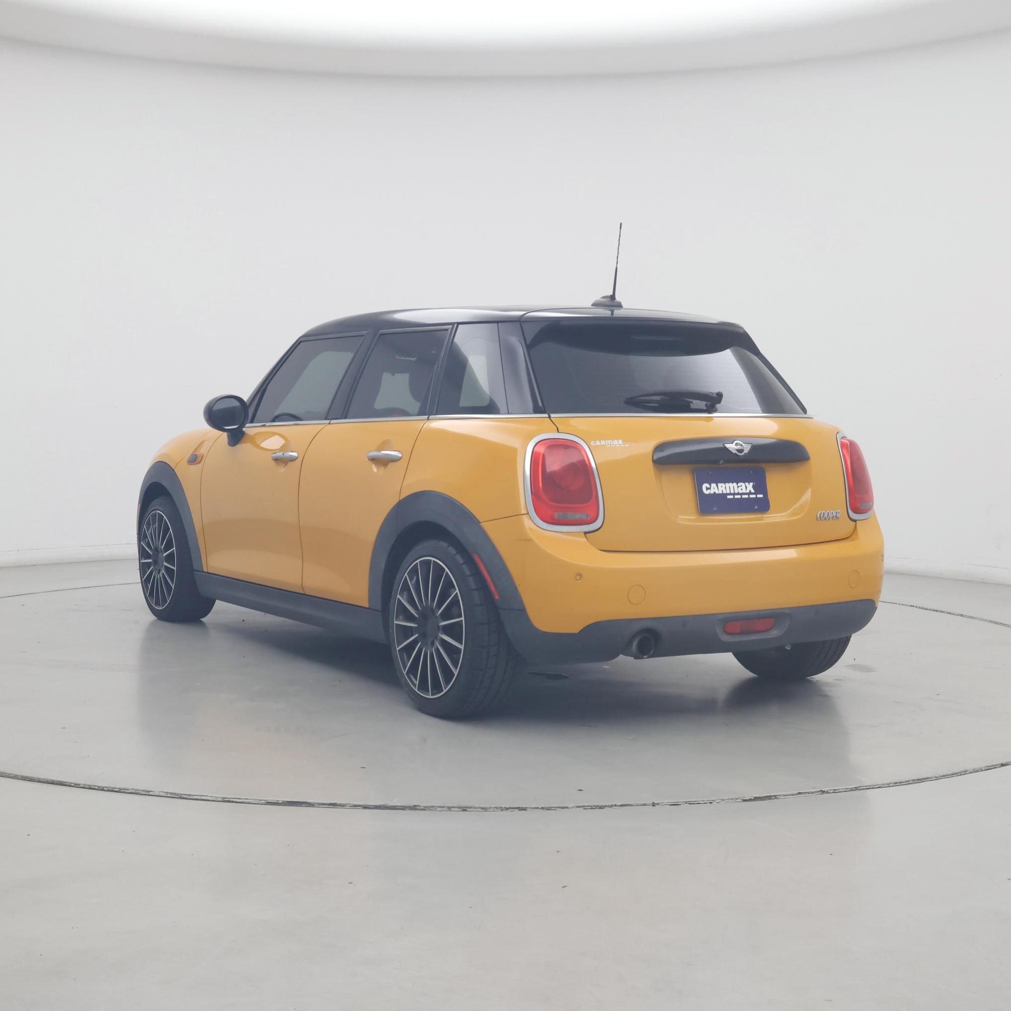 Thumbnail: 2016 MINI Cooper Hardtop - 2