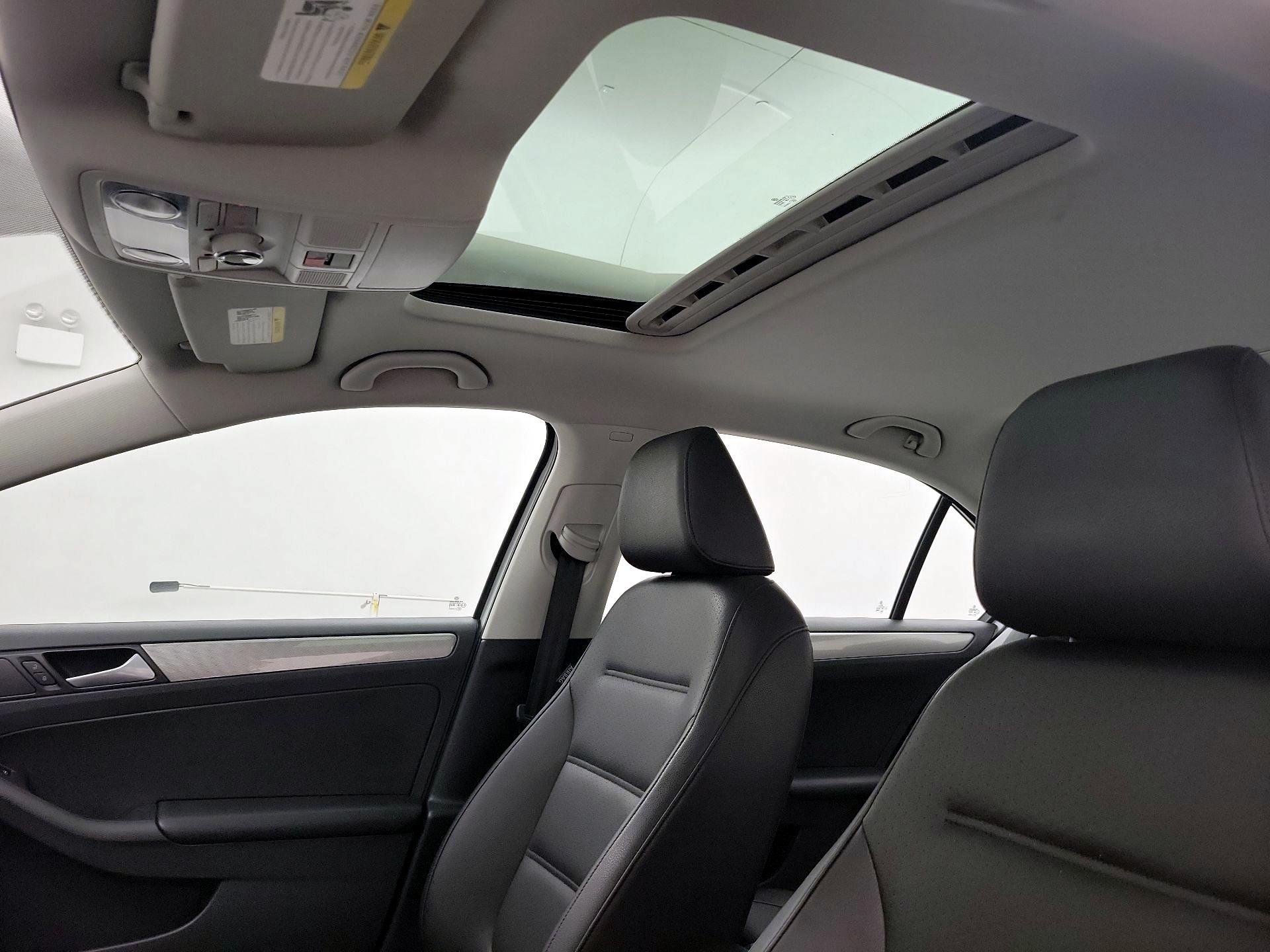 Thumbnail: 2017 Volkswagen Jetta - 19