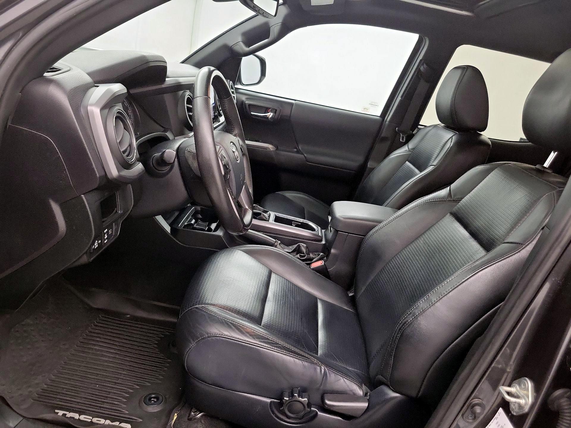Thumbnail: 2019 Toyota Tacoma - 11