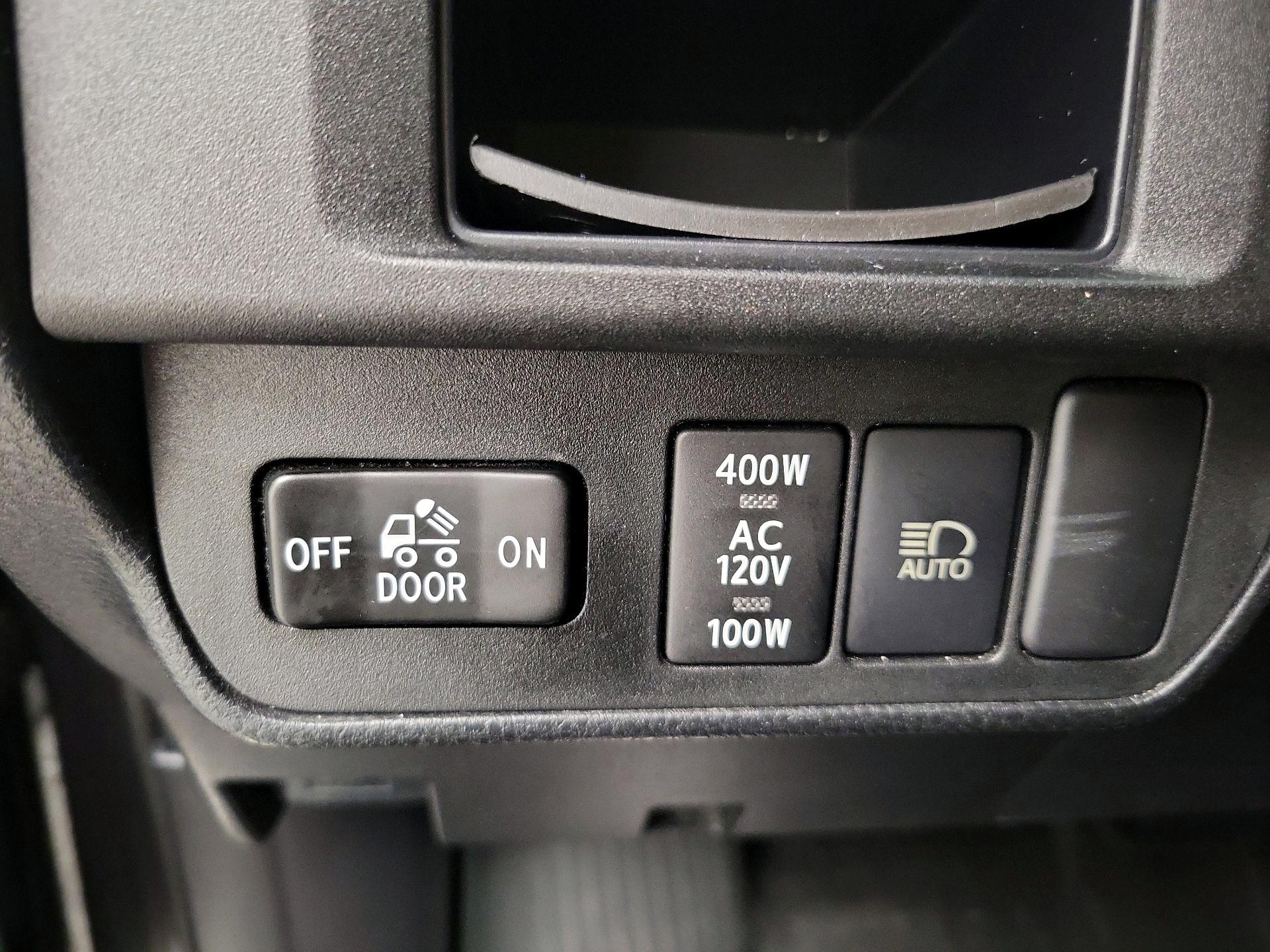 Thumbnail: 2019 Toyota Tacoma - 13