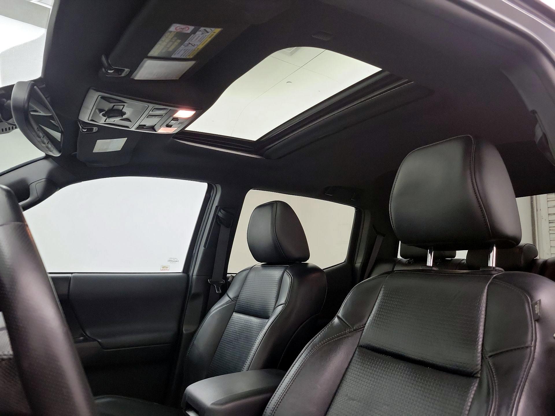 Thumbnail: 2019 Toyota Tacoma - 20