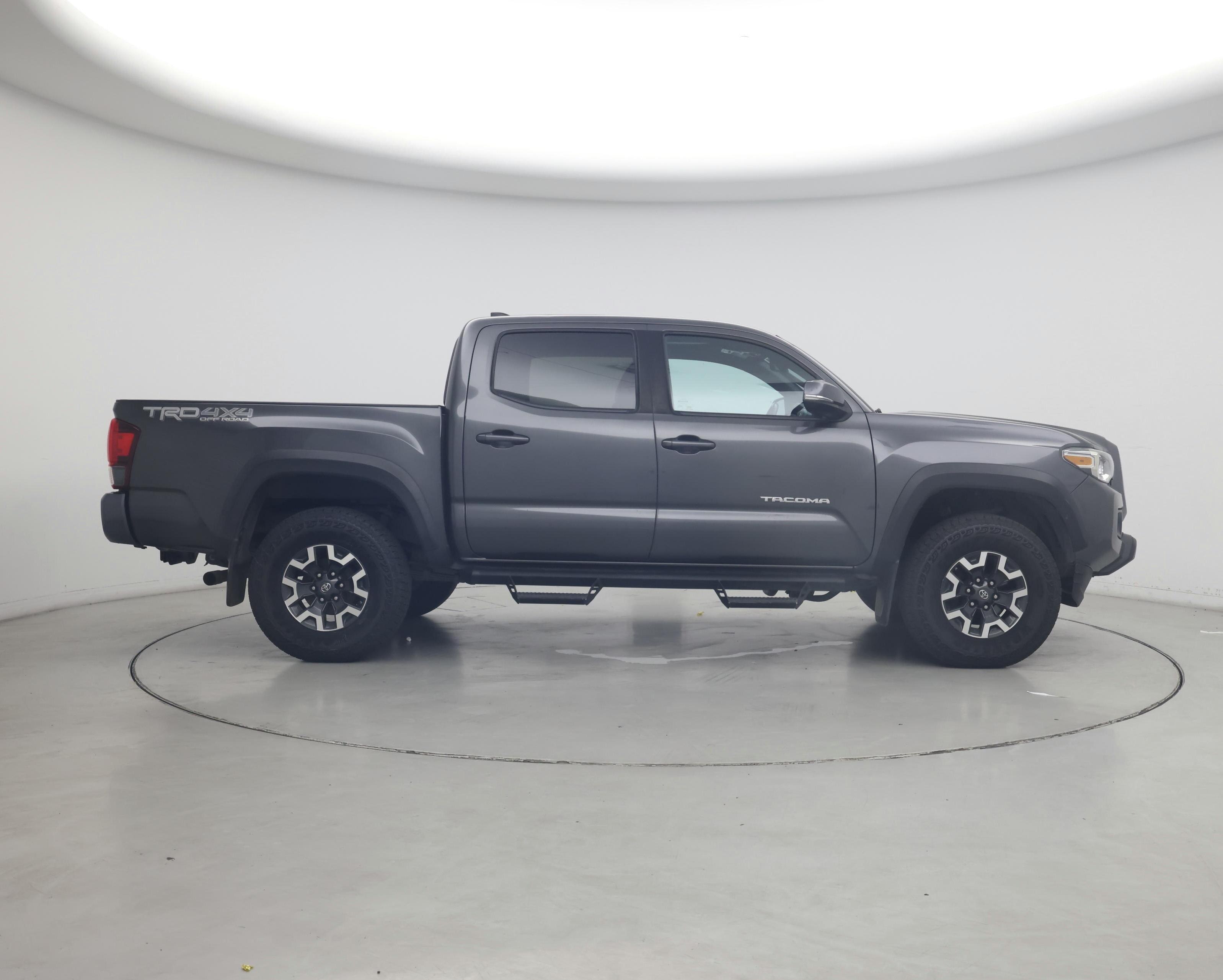 Thumbnail: 2019 Toyota Tacoma - 7