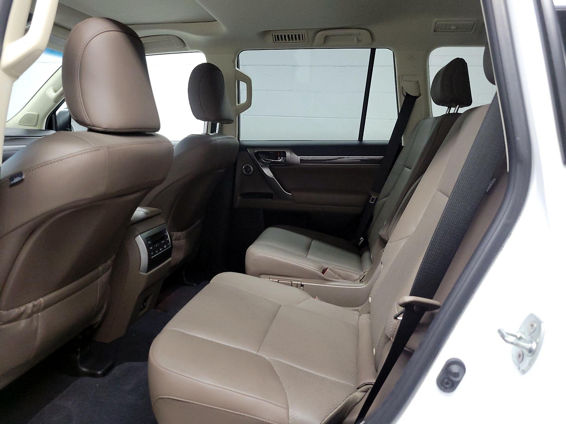 Thumbnail: 2023 Lexus GX - 17