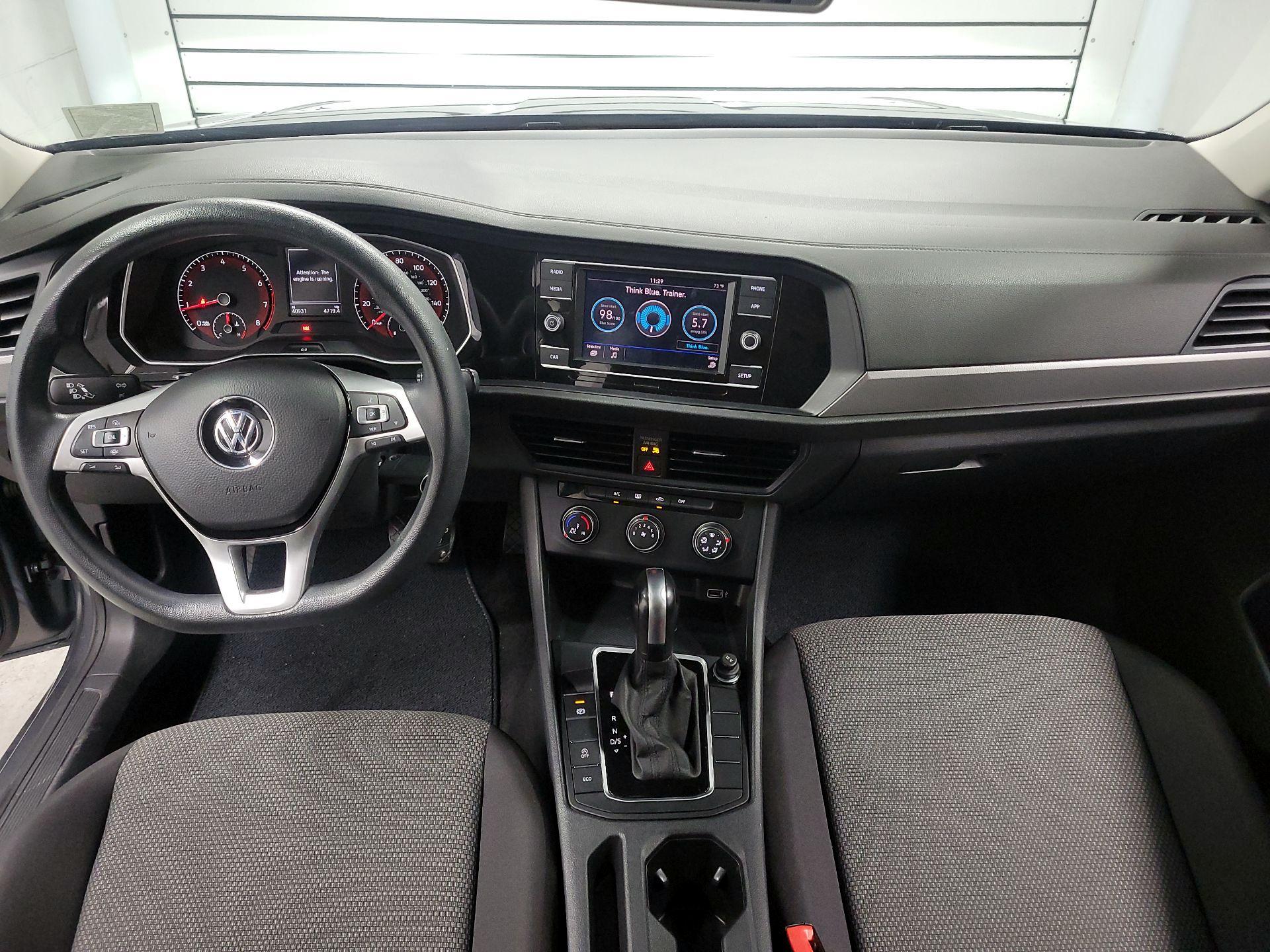 Thumbnail: 2019 Volkswagen Jetta - 9