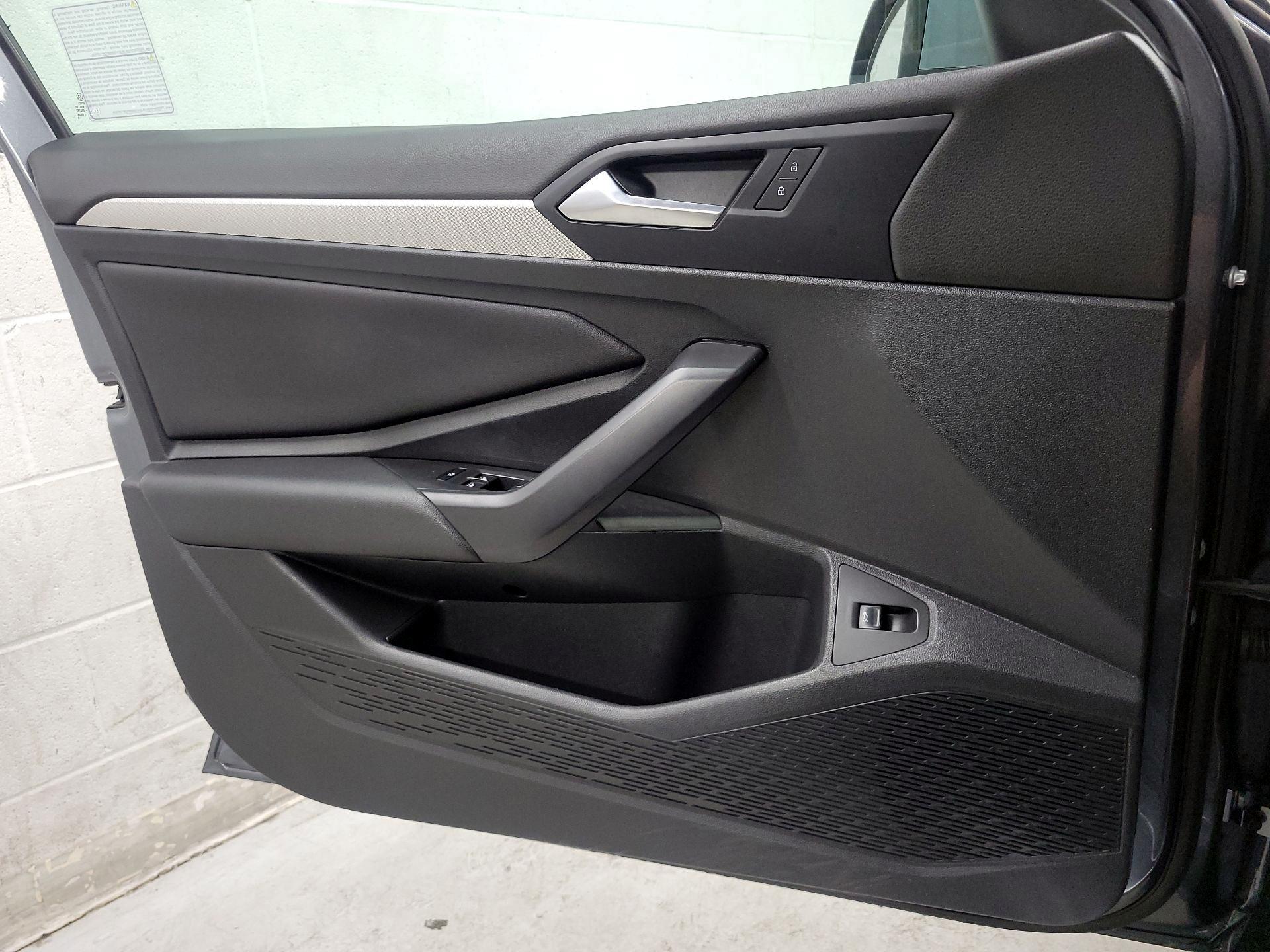 Thumbnail: 2019 Volkswagen Jetta - 12