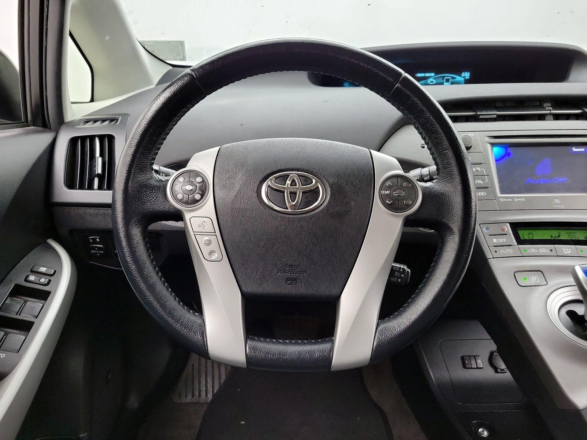Thumbnail: 2014 Toyota Prius - 10