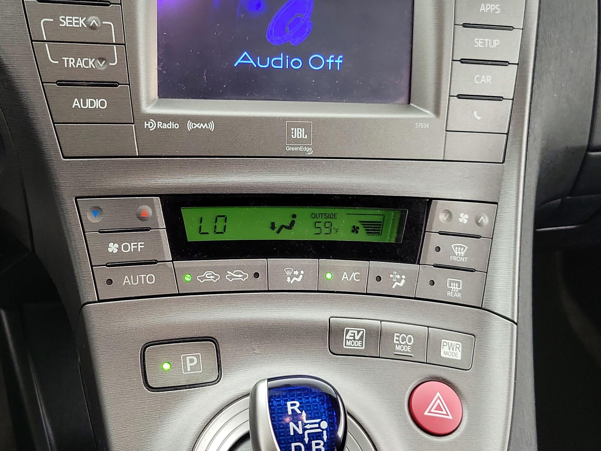 Thumbnail: 2014 Toyota Prius - 16