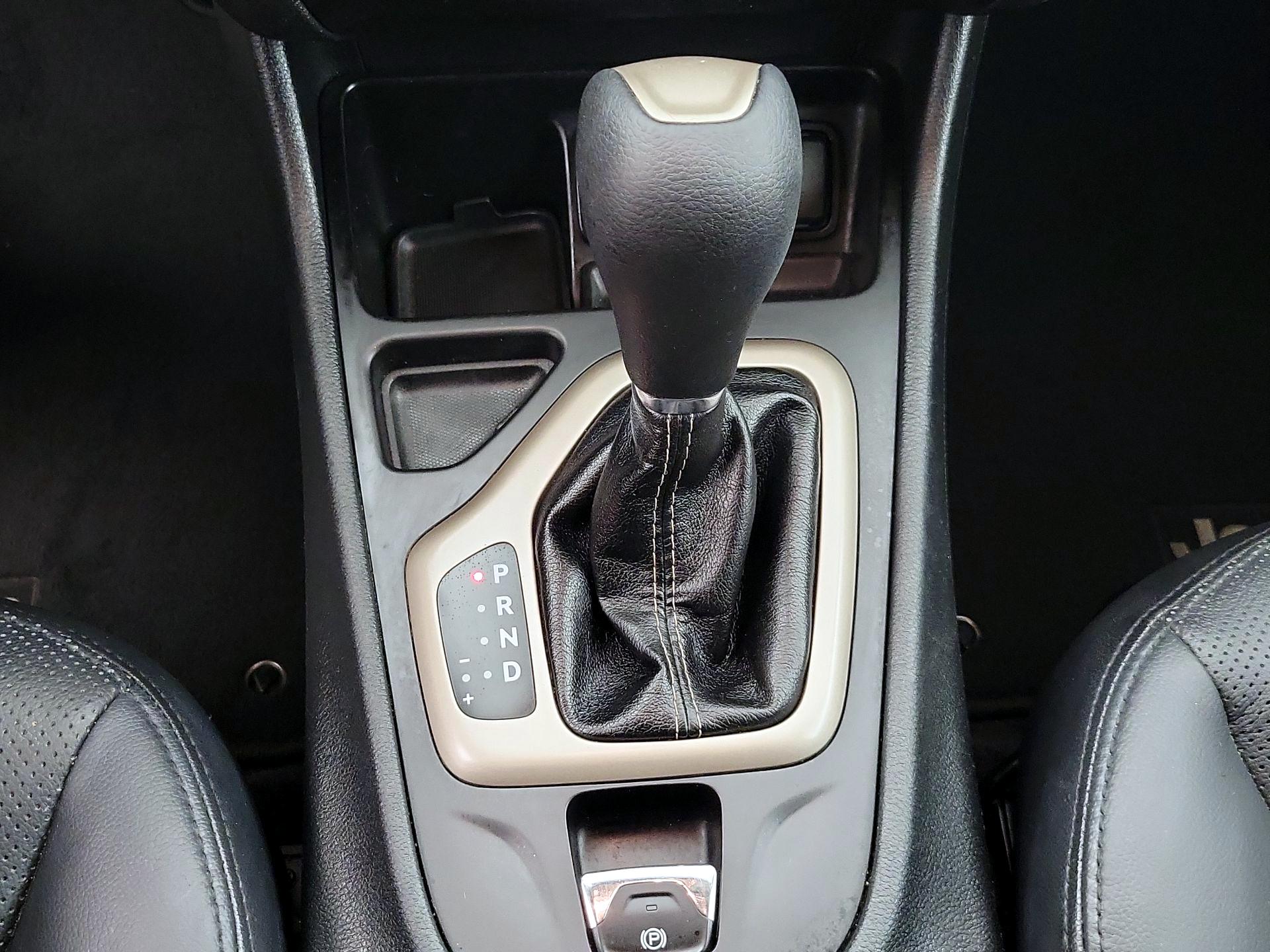 Thumbnail: 2016 Jeep Cherokee - 17