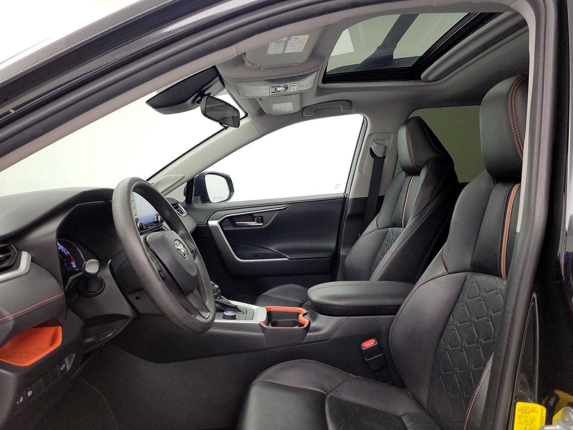 Thumbnail: 2019 Toyota RAV4 - 20