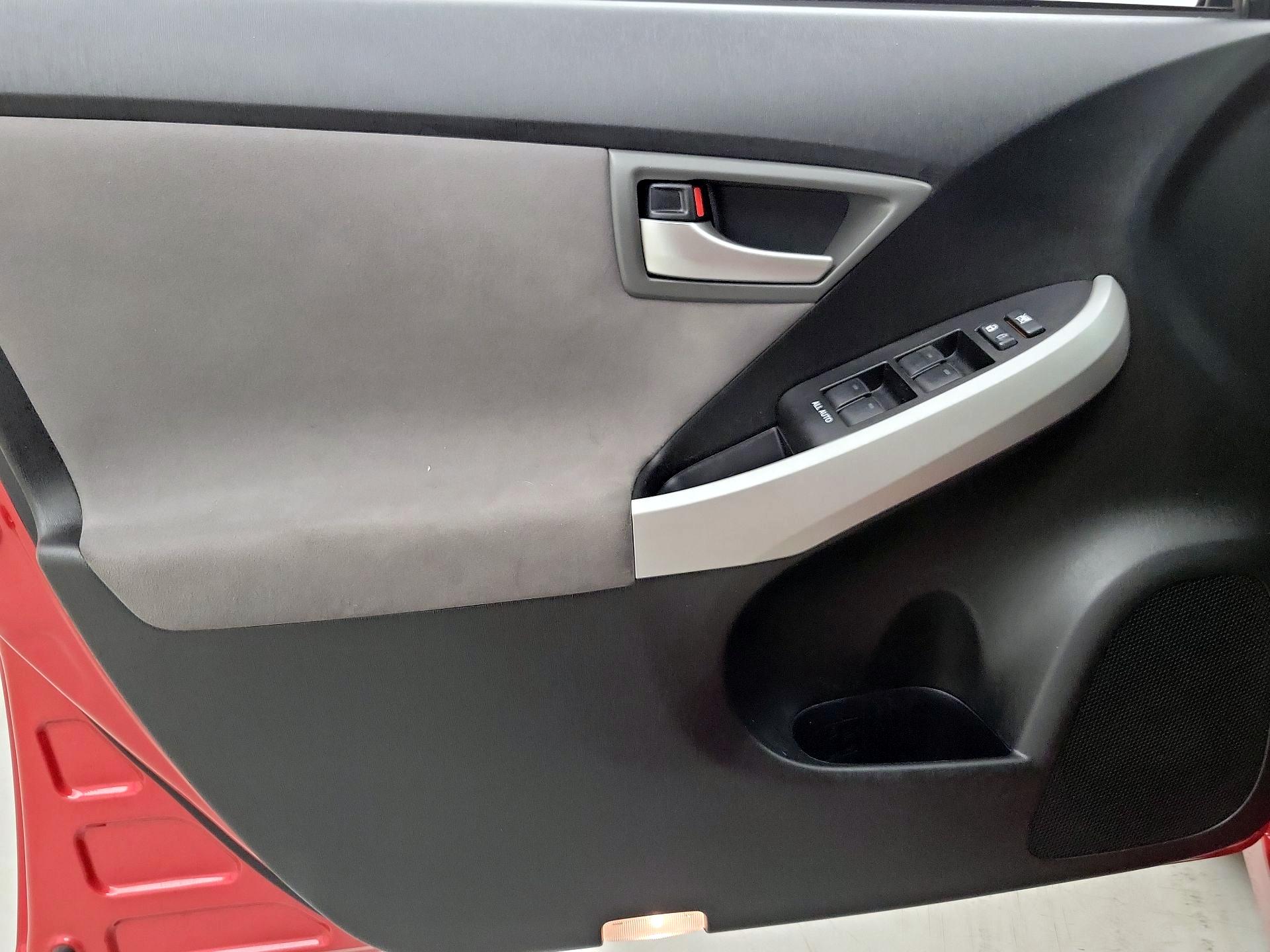 Thumbnail: 2014 Toyota Prius - 12
