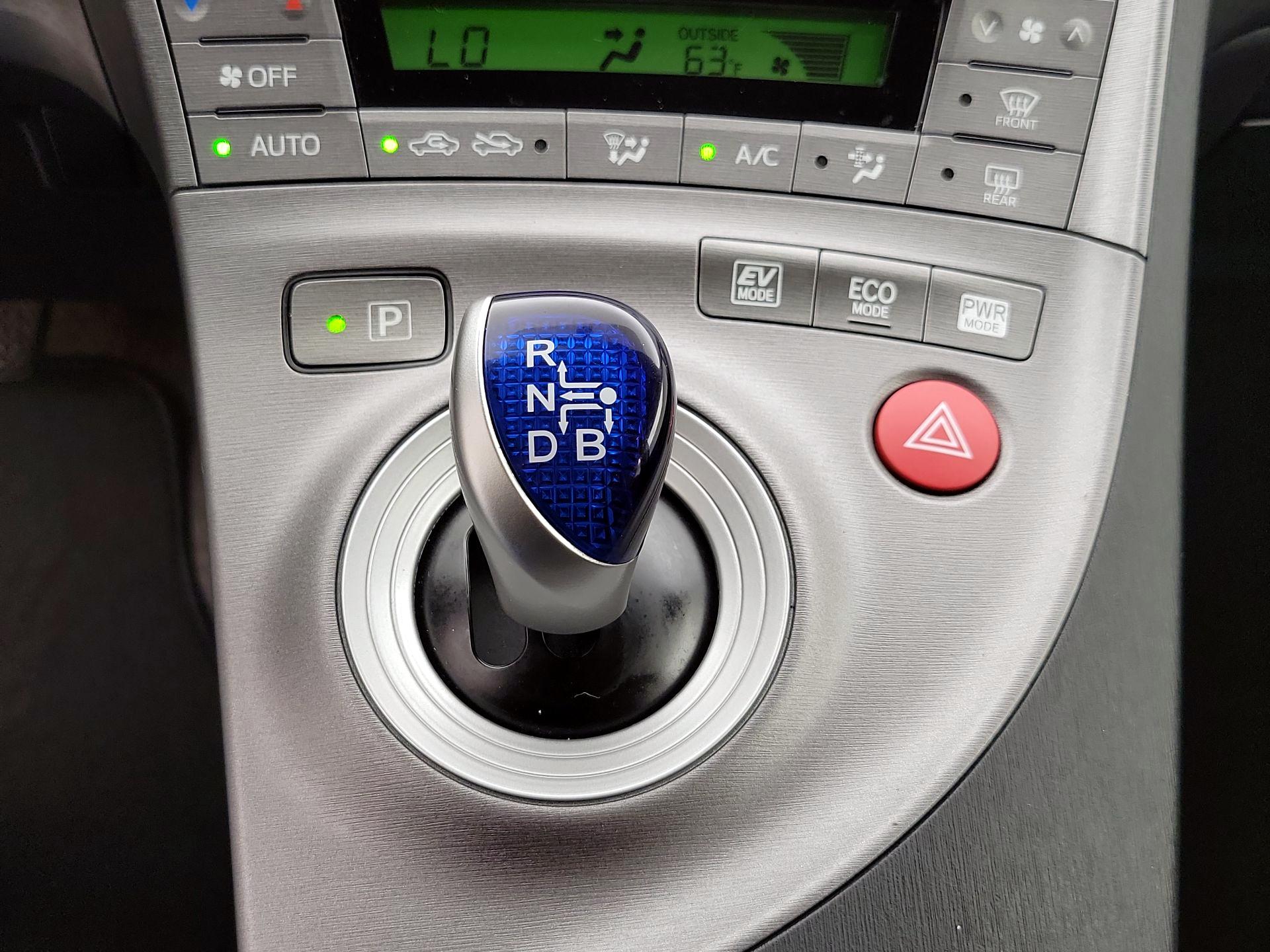 Thumbnail: 2014 Toyota Prius - 17