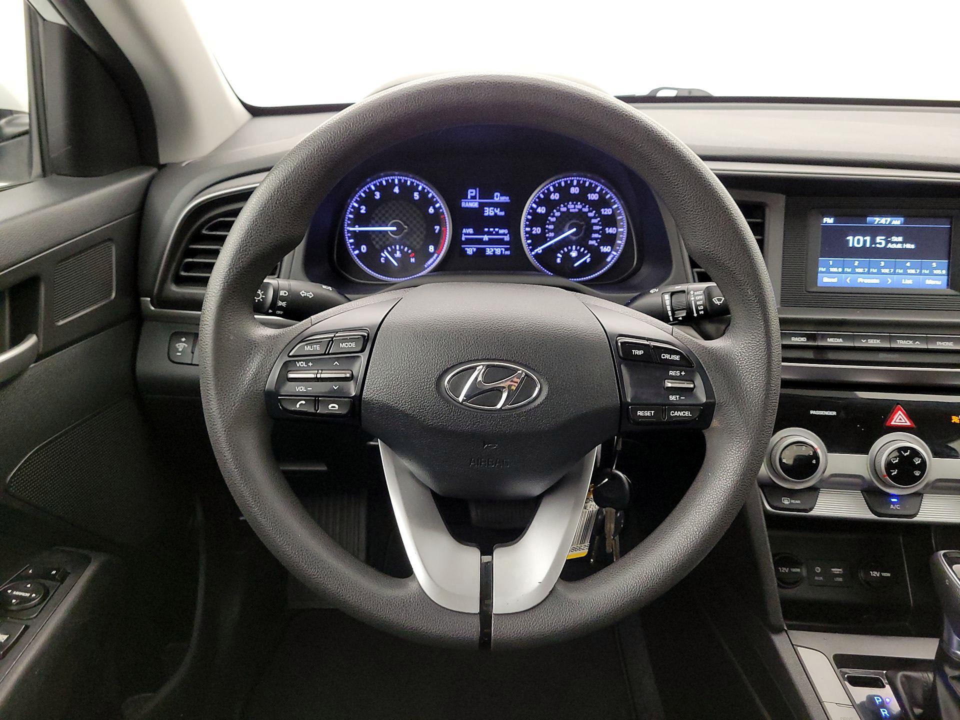 Thumbnail: 2019 Hyundai Elantra - 10