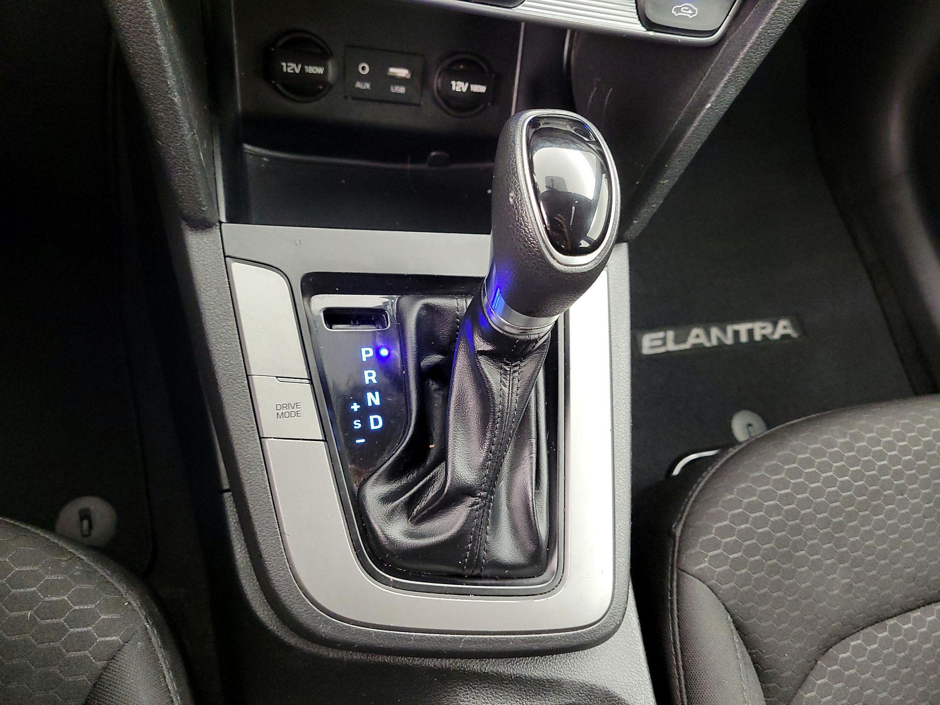 Thumbnail: 2019 Hyundai Elantra - 17