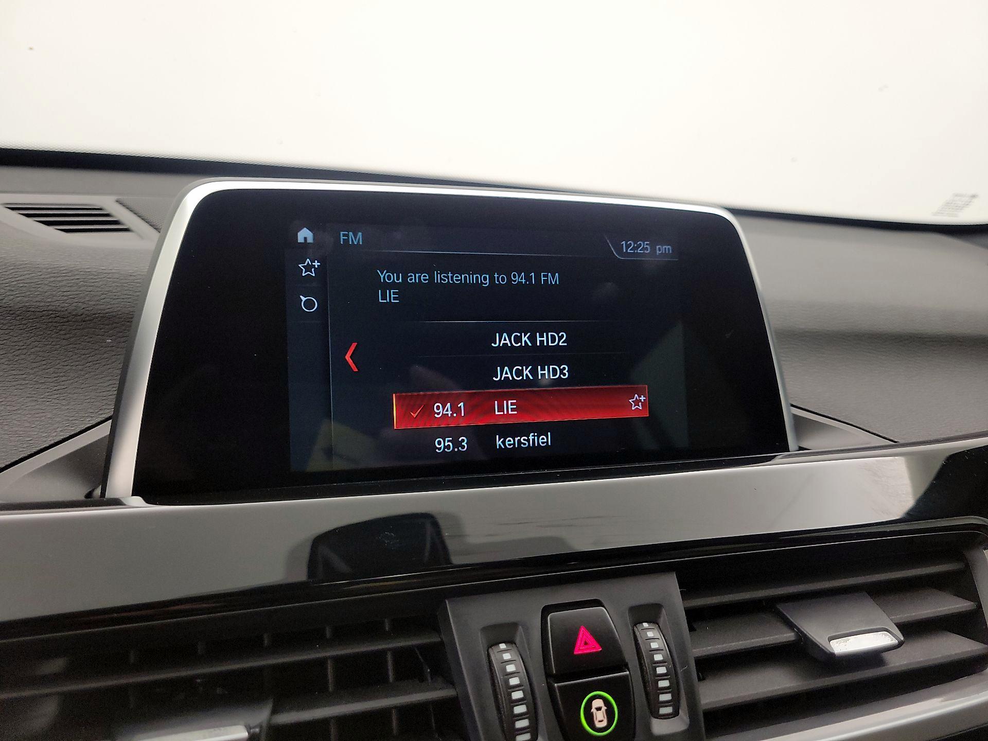 Thumbnail: 2019 BMW X1 - 16
