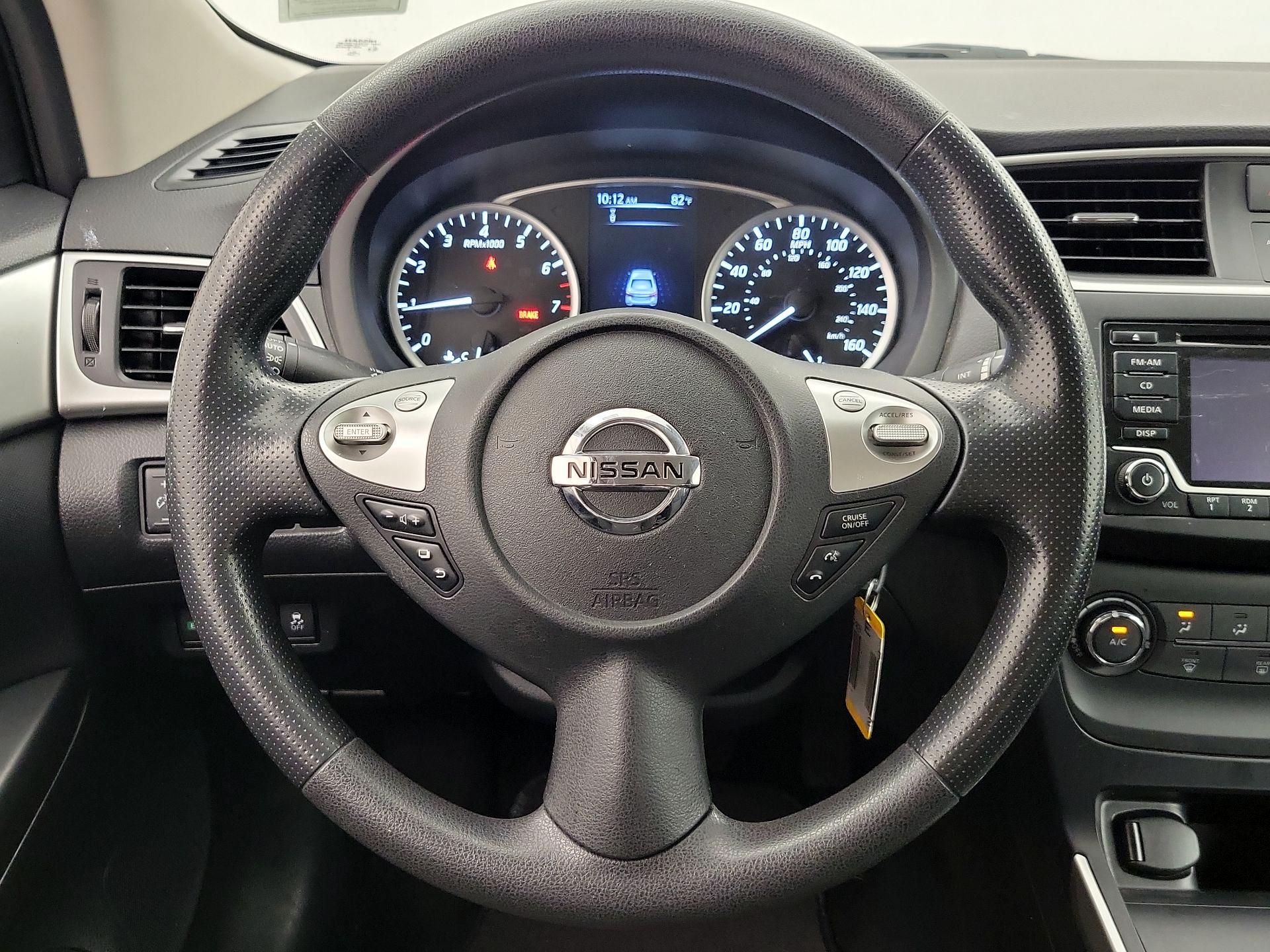Thumbnail: 2018 Nissan Sentra - 10