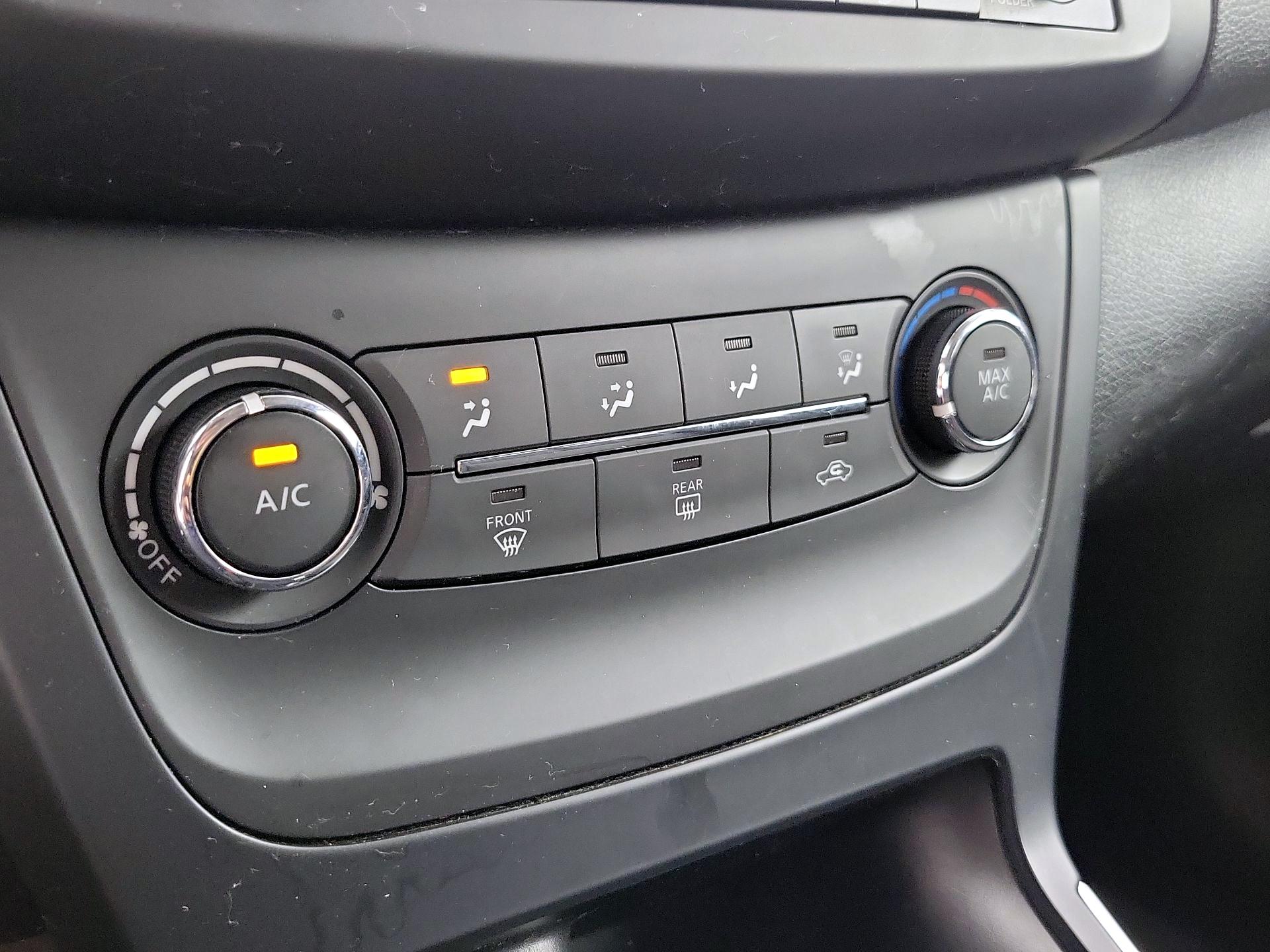 Thumbnail: 2018 Nissan Sentra - 16