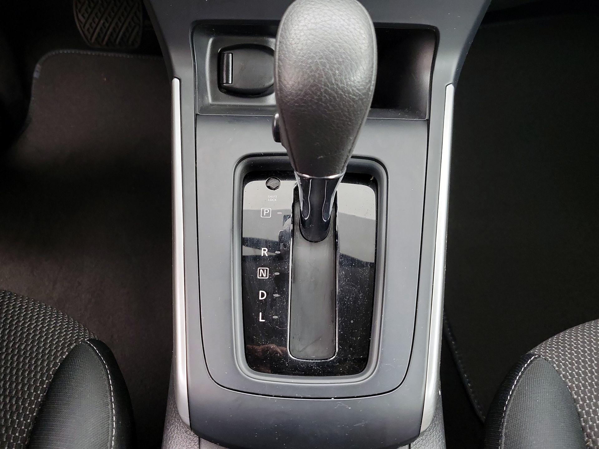 Thumbnail: 2018 Nissan Sentra - 17