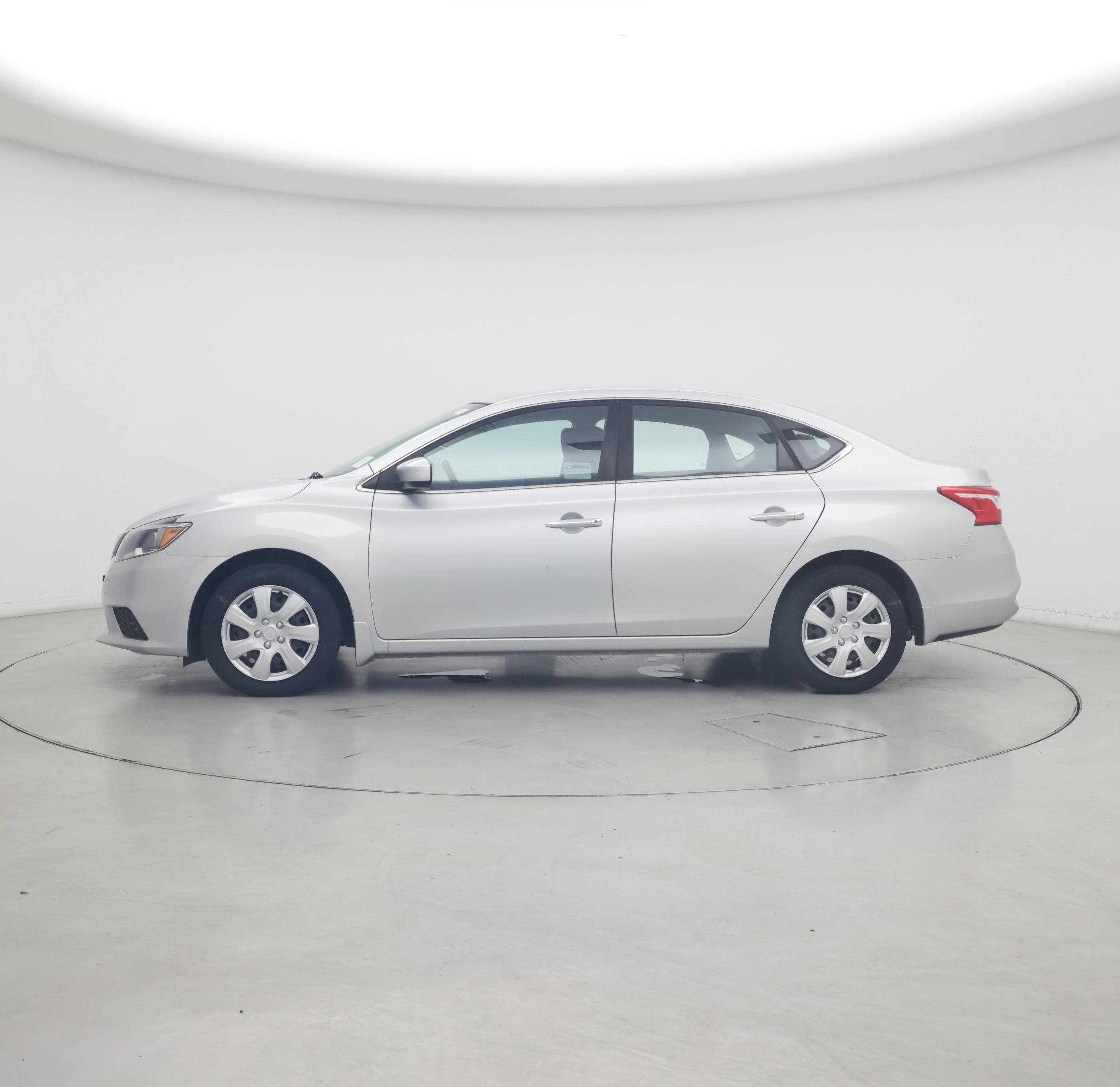 Thumbnail: 2018 Nissan Sentra - 3