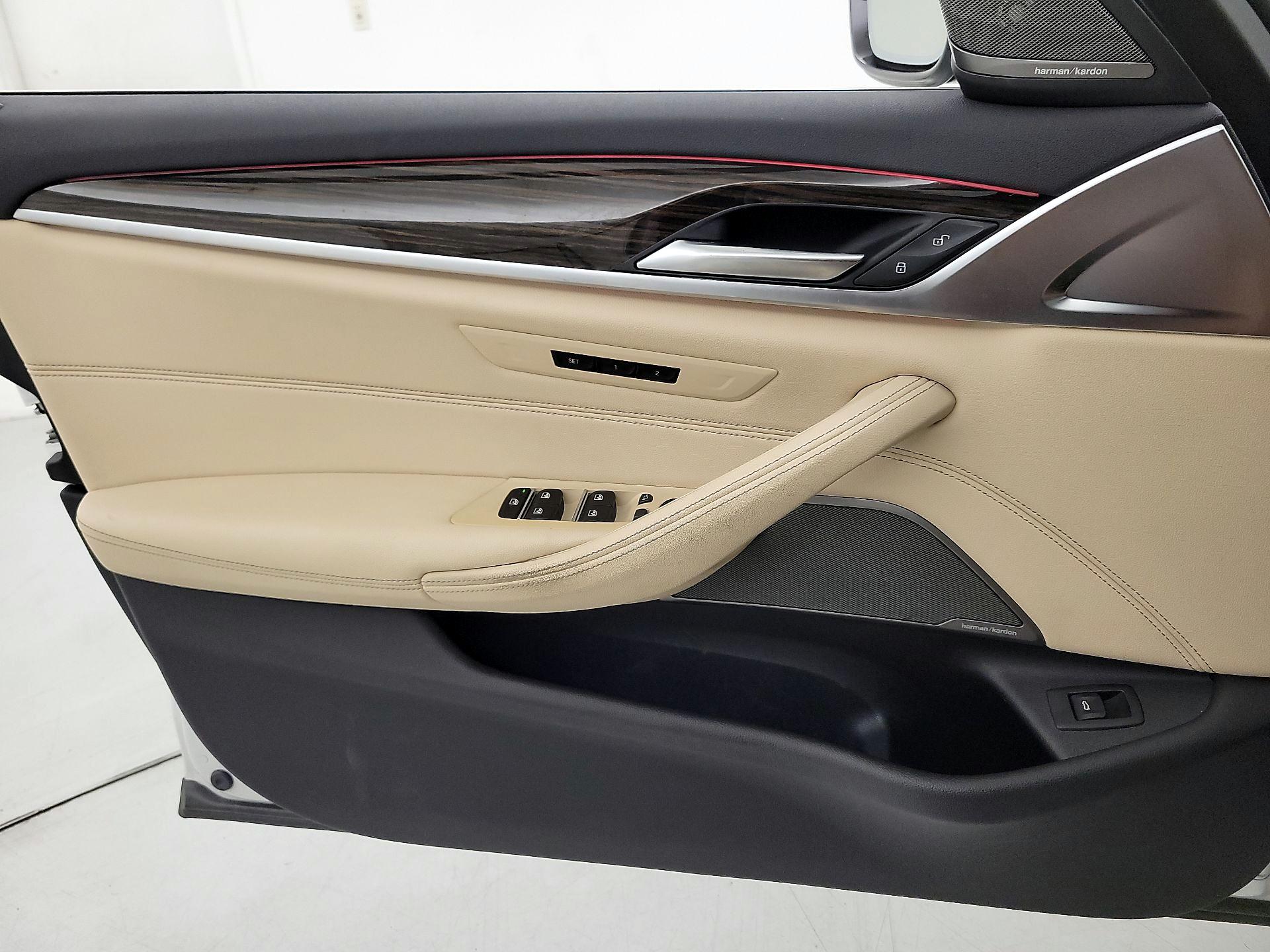 Thumbnail: 2023 BMW 5 Series - 12