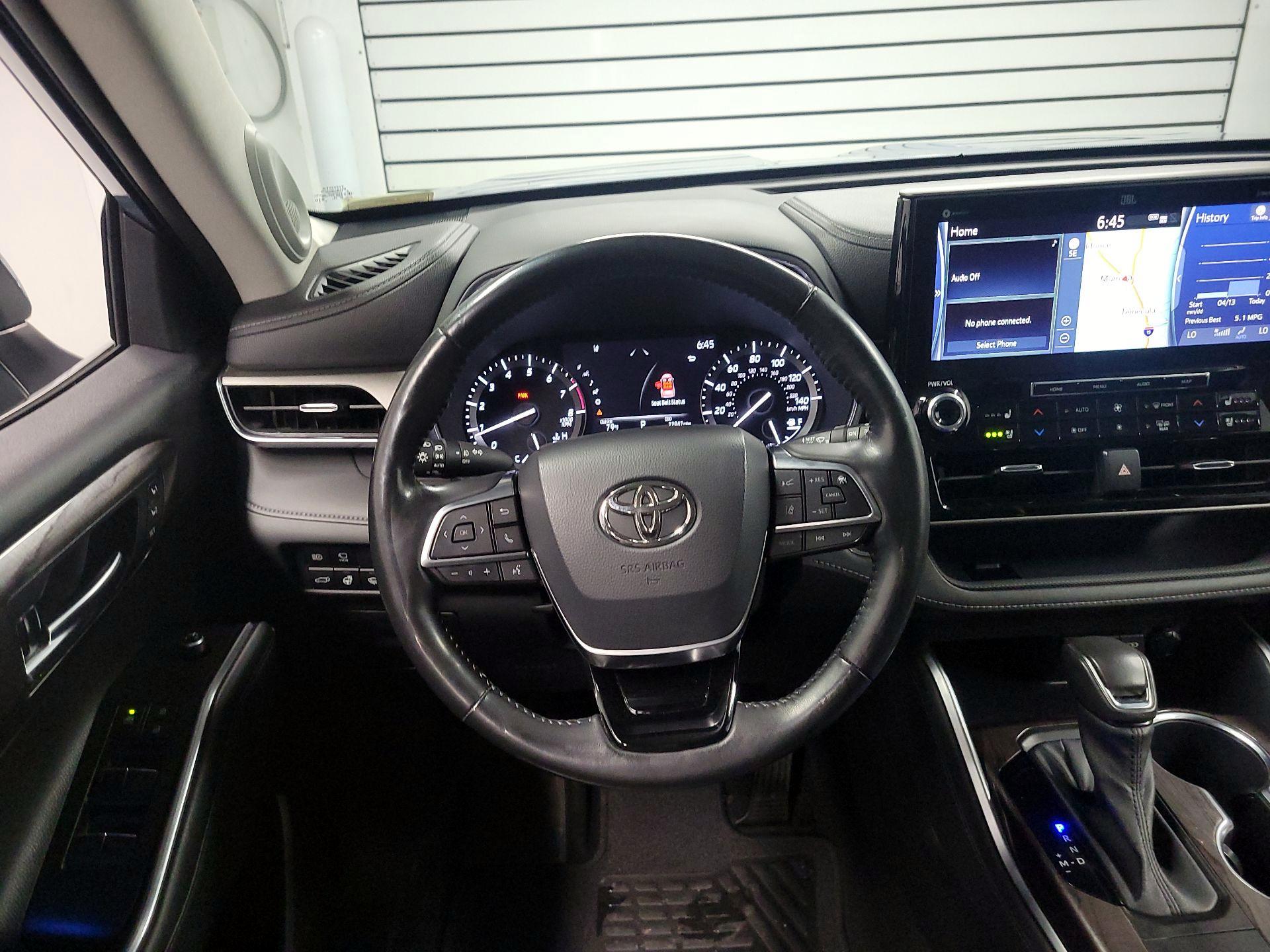 Thumbnail: 2021 Toyota Highlander - 10