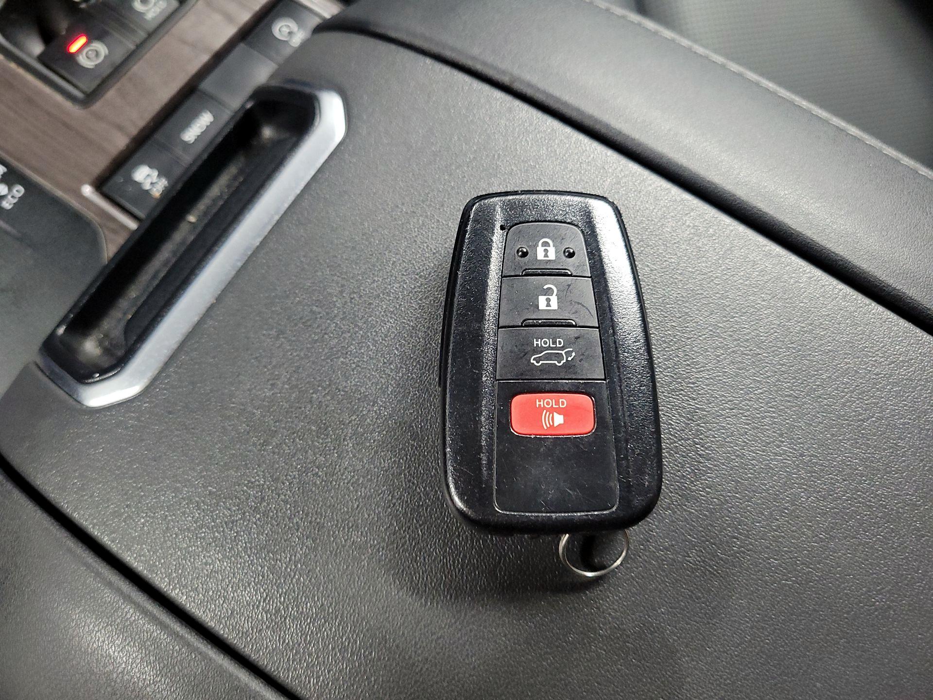 Thumbnail: 2021 Toyota Highlander - 20