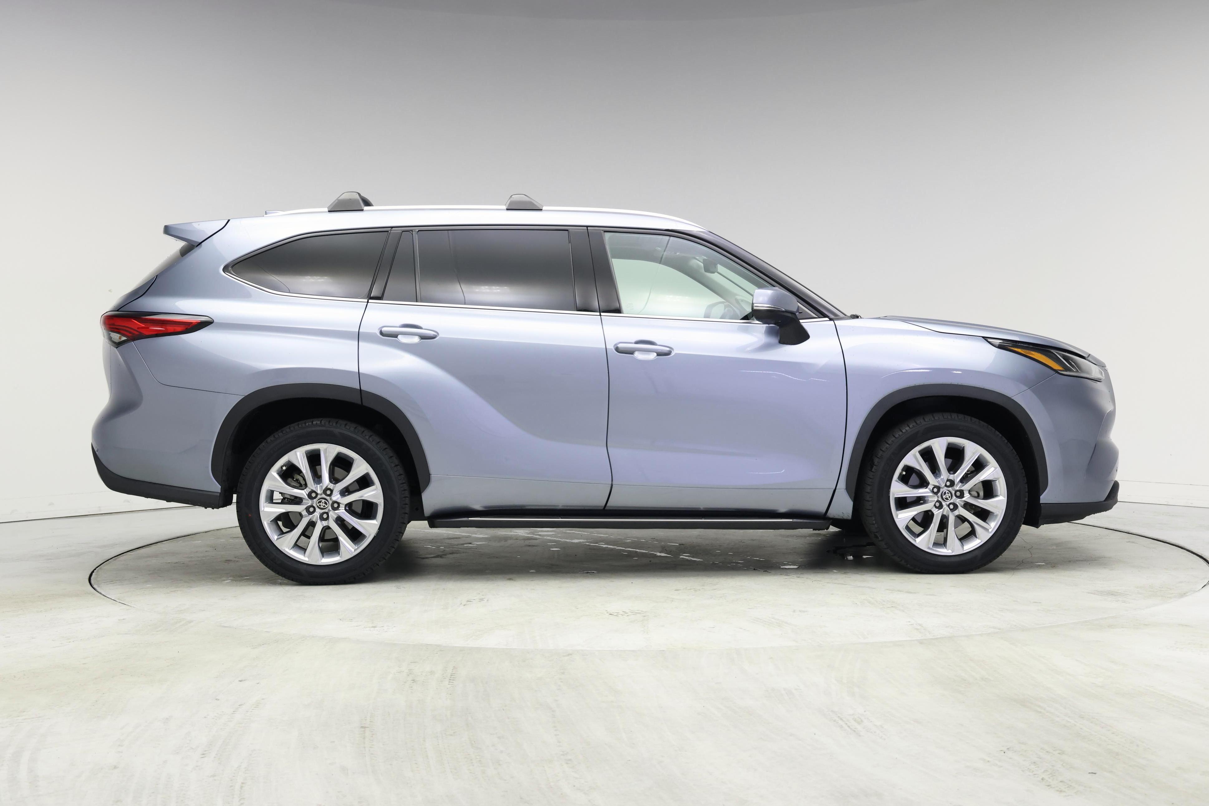 Thumbnail: 2021 Toyota Highlander - 7