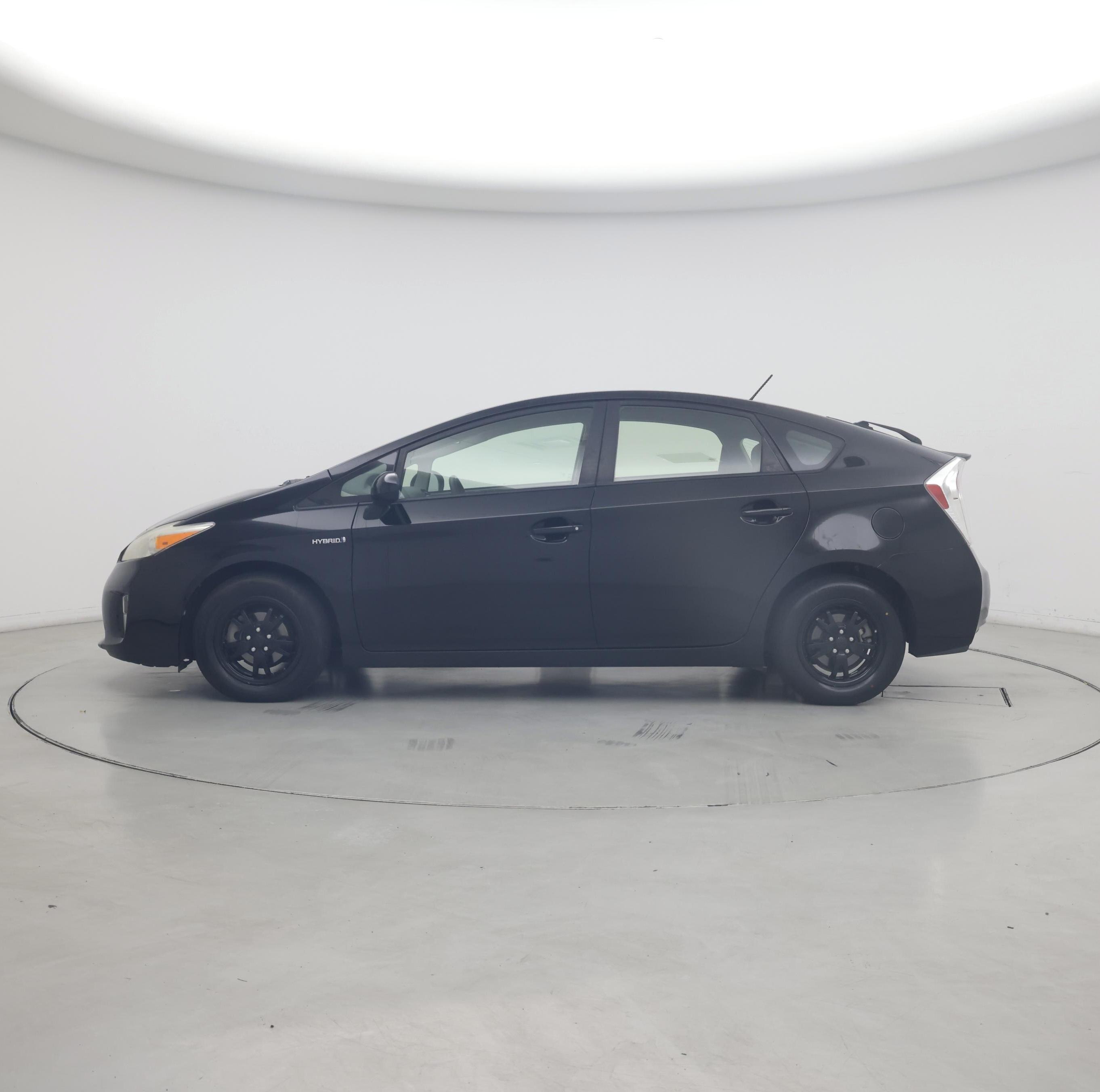 Thumbnail: 2015 Toyota Prius - 3
