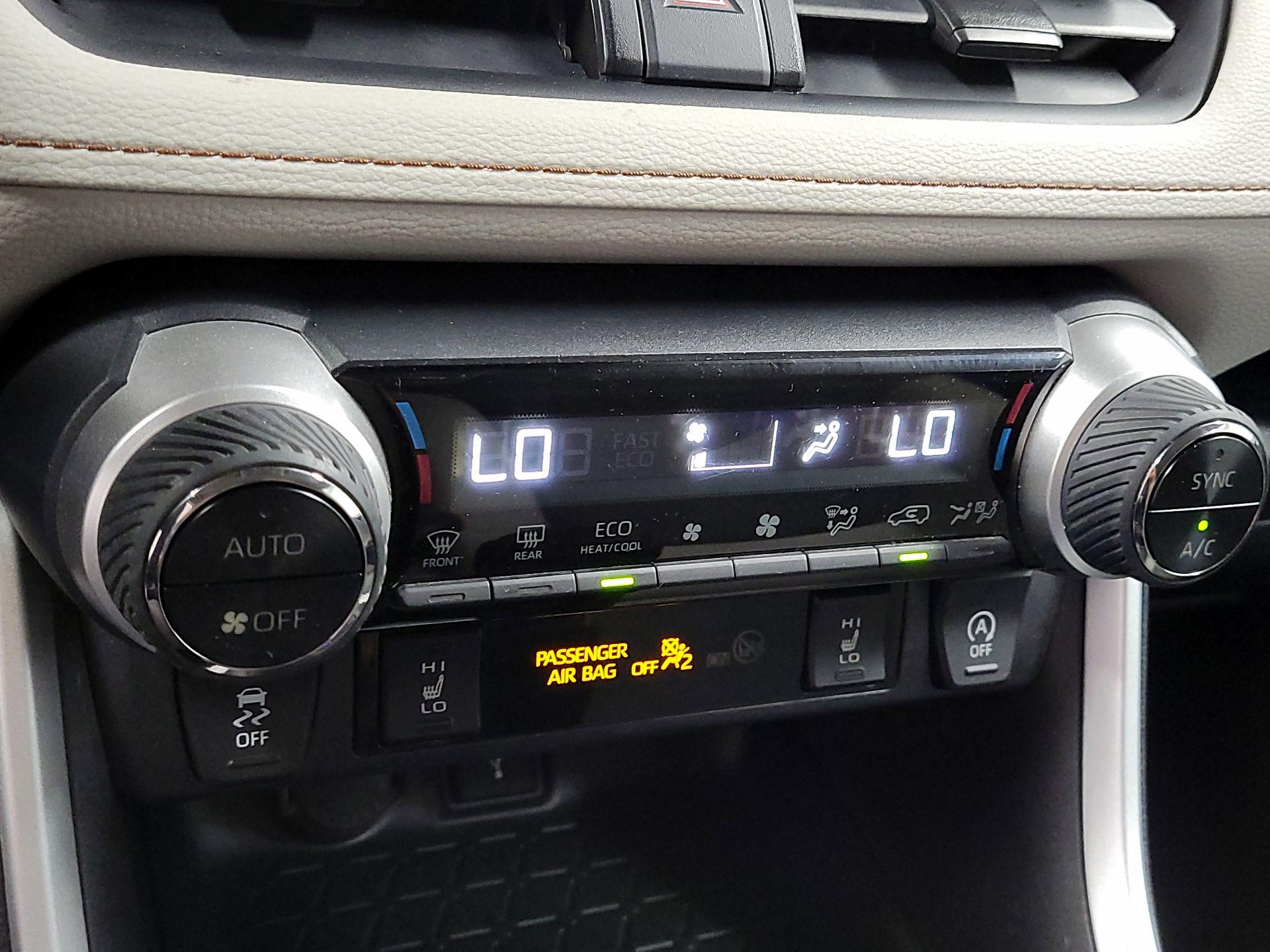 Thumbnail: 2020 Toyota RAV4 - 15