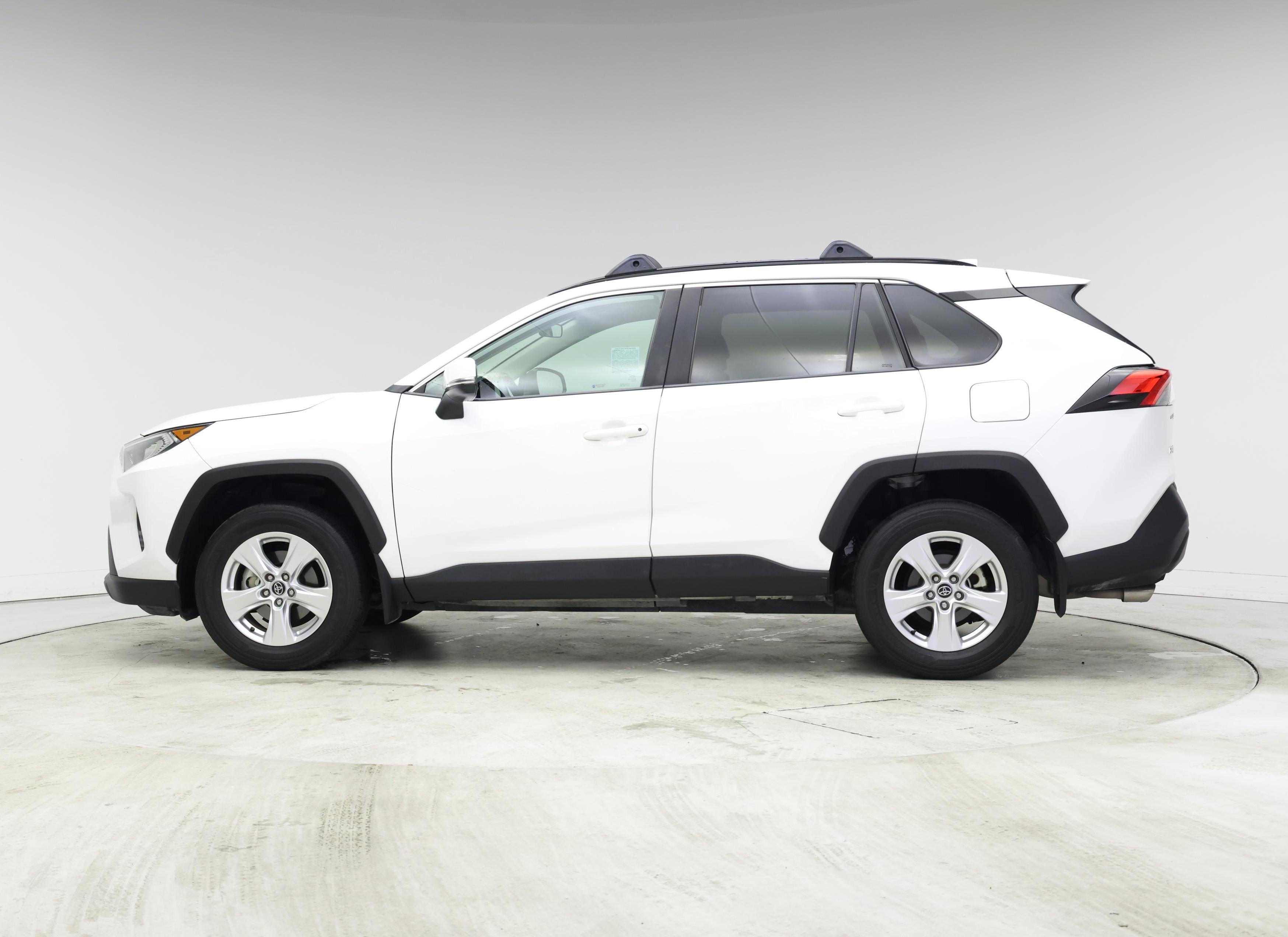 Thumbnail: 2020 Toyota RAV4 - 3