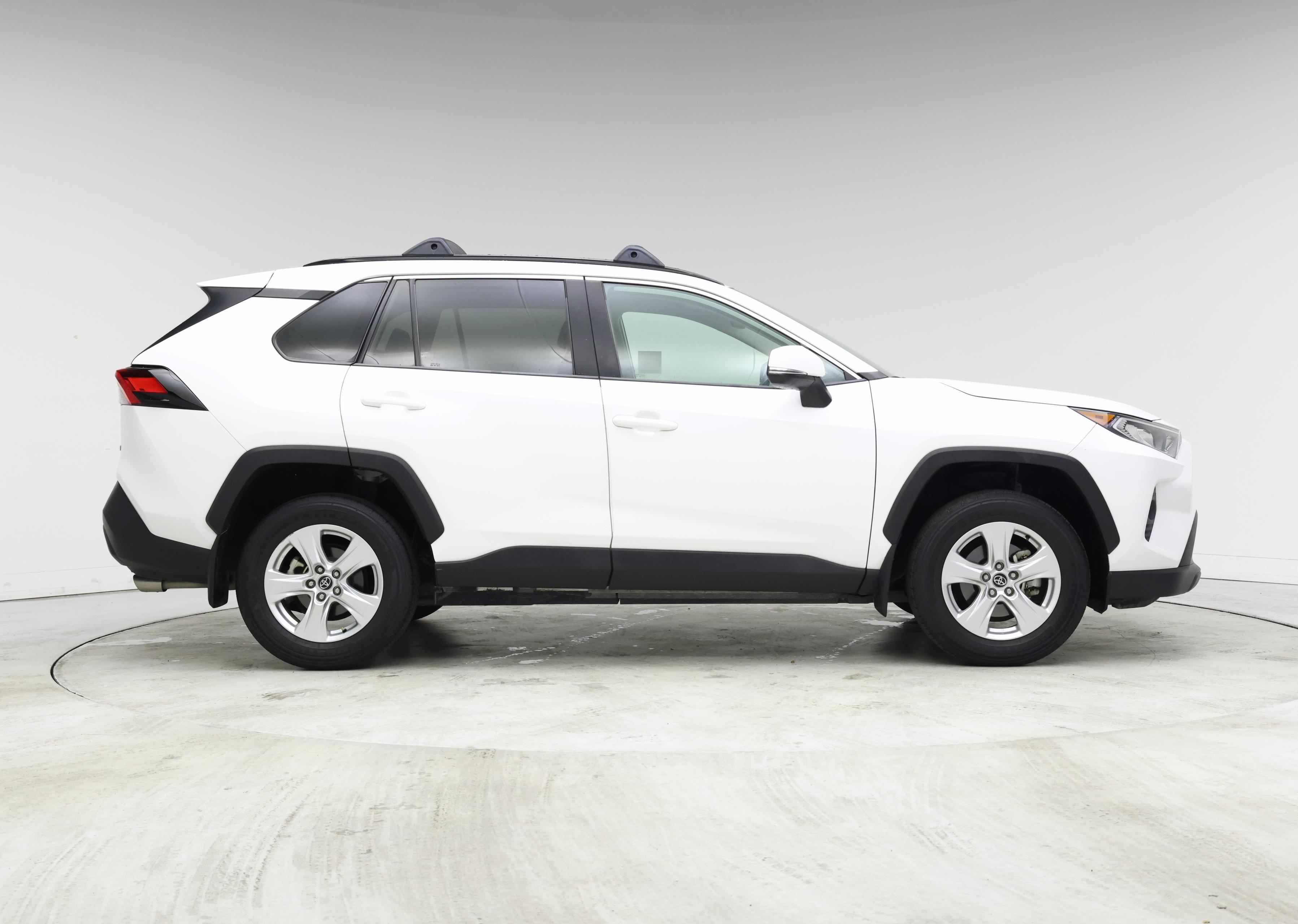 Thumbnail: 2020 Toyota RAV4 - 7